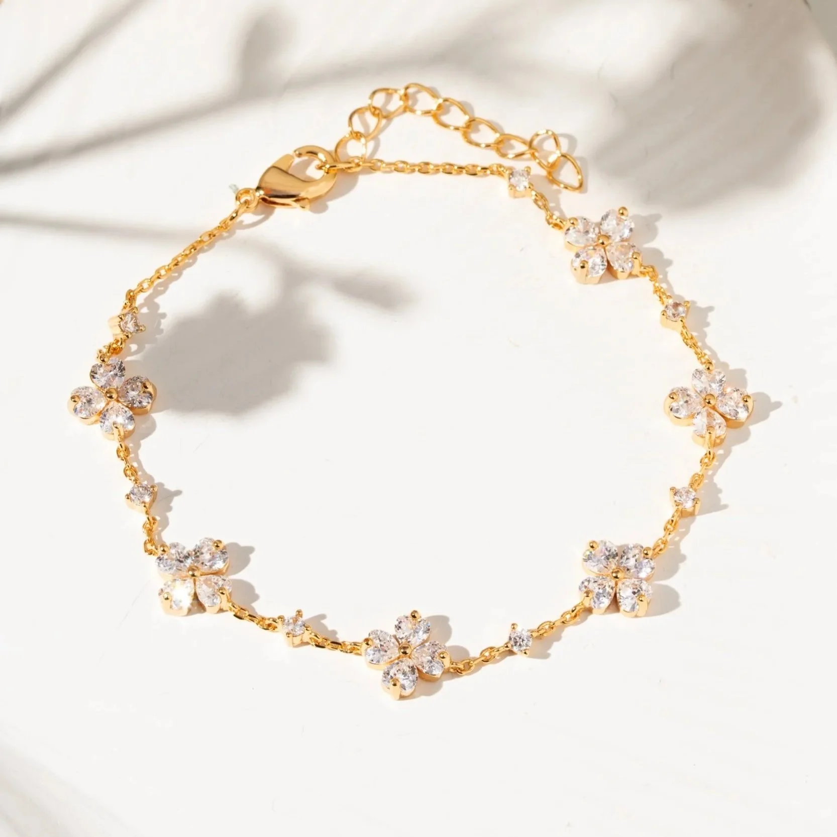 Pulseira Flores de Luz Dourada