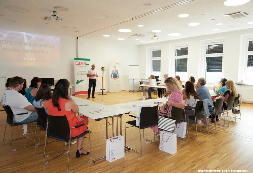 Impulsvortrag für Unternehmerinnen im Rahmen einer Veranstaltung von Frau in der Wirtschaft Ennstal-Salzkammergut zum Thema Sichtbarkeit und persönliche Positionierung.  Liezen