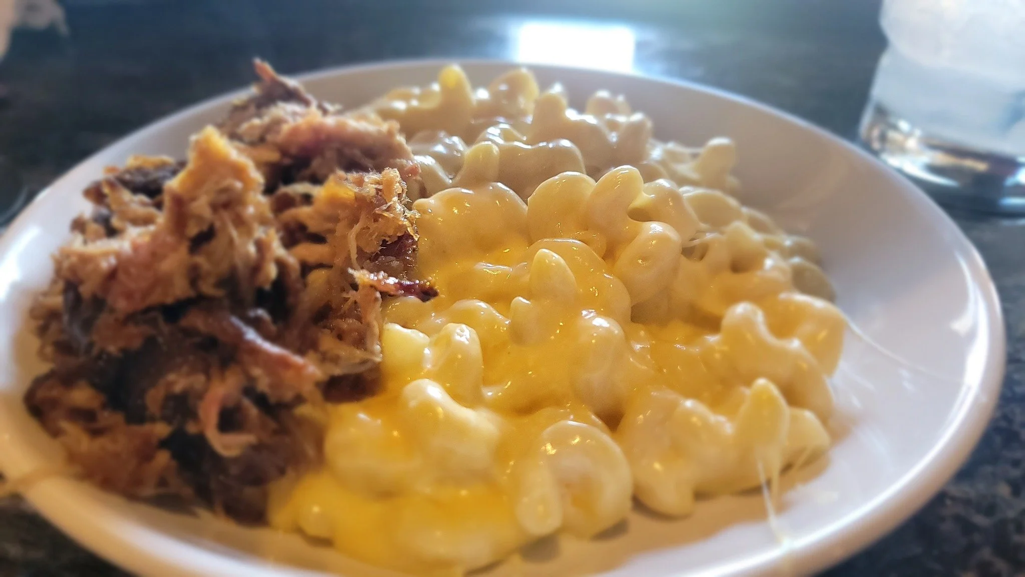 Mac N' Chesse With Pulled Pork 