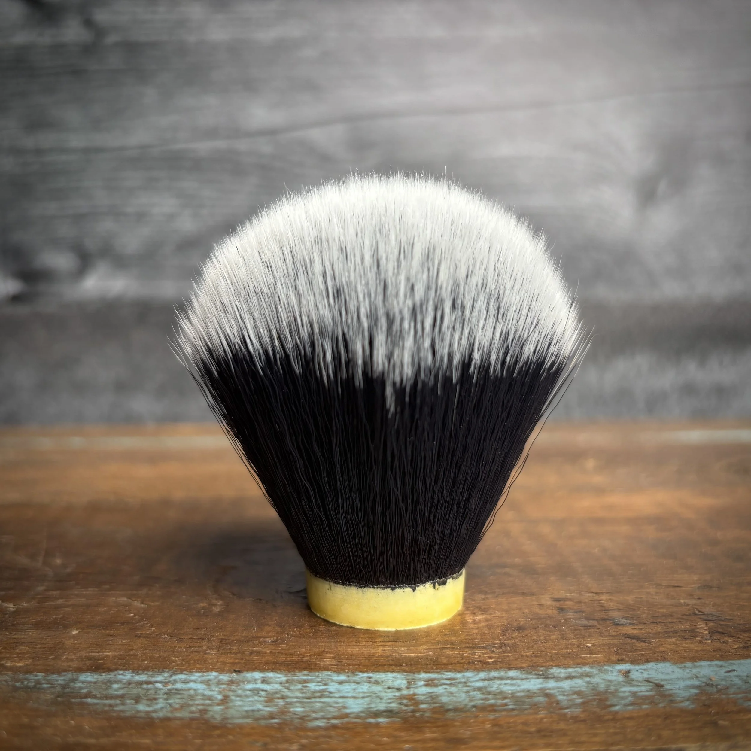 26mm Black & White Synthetic Knot