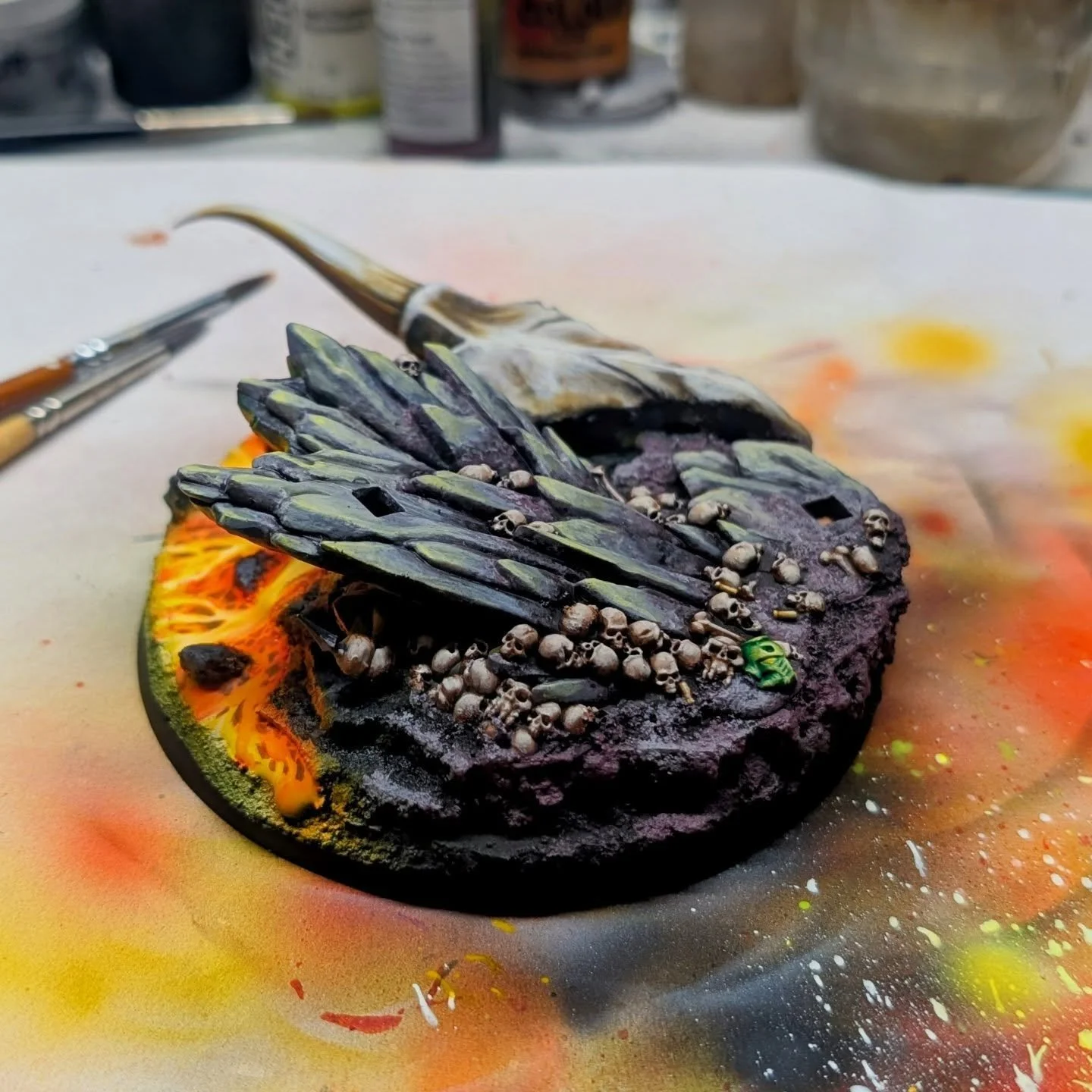 Angron primarch of the 12th legion, base complete for my commission. 

Follow along as I post more and more each time a new piece of the awesome puzzle is finished. 

#warhammer40k #warhammer #gamesworkshop #angron #custombases