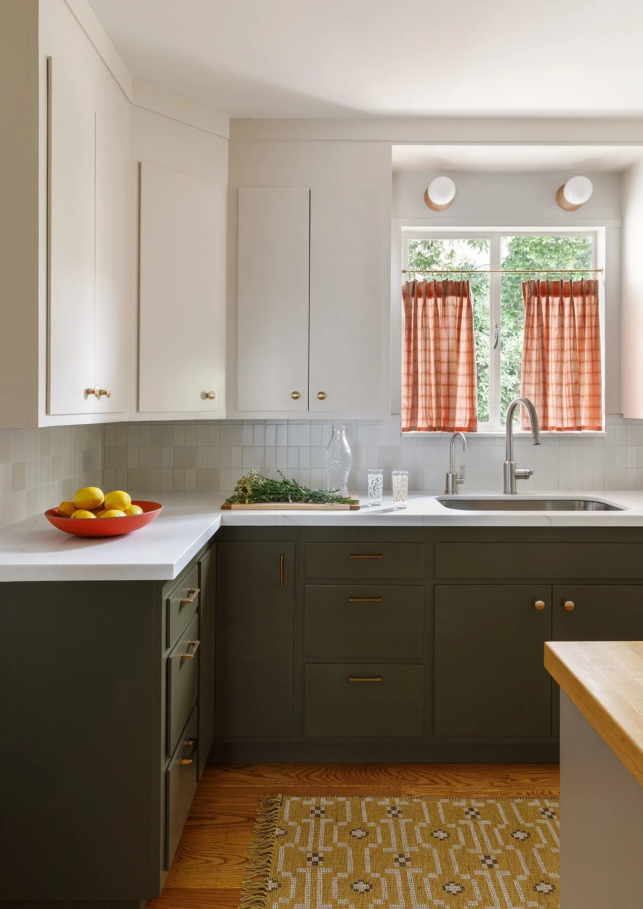 A Scandi-inspired cozy kitchen