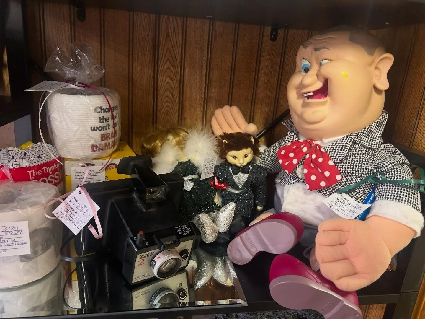 New space alert! 🚨🚨🚨 We found some more space to fill with treasures for you! Come check it out from 10-5 today! 🌈🪩⚡️