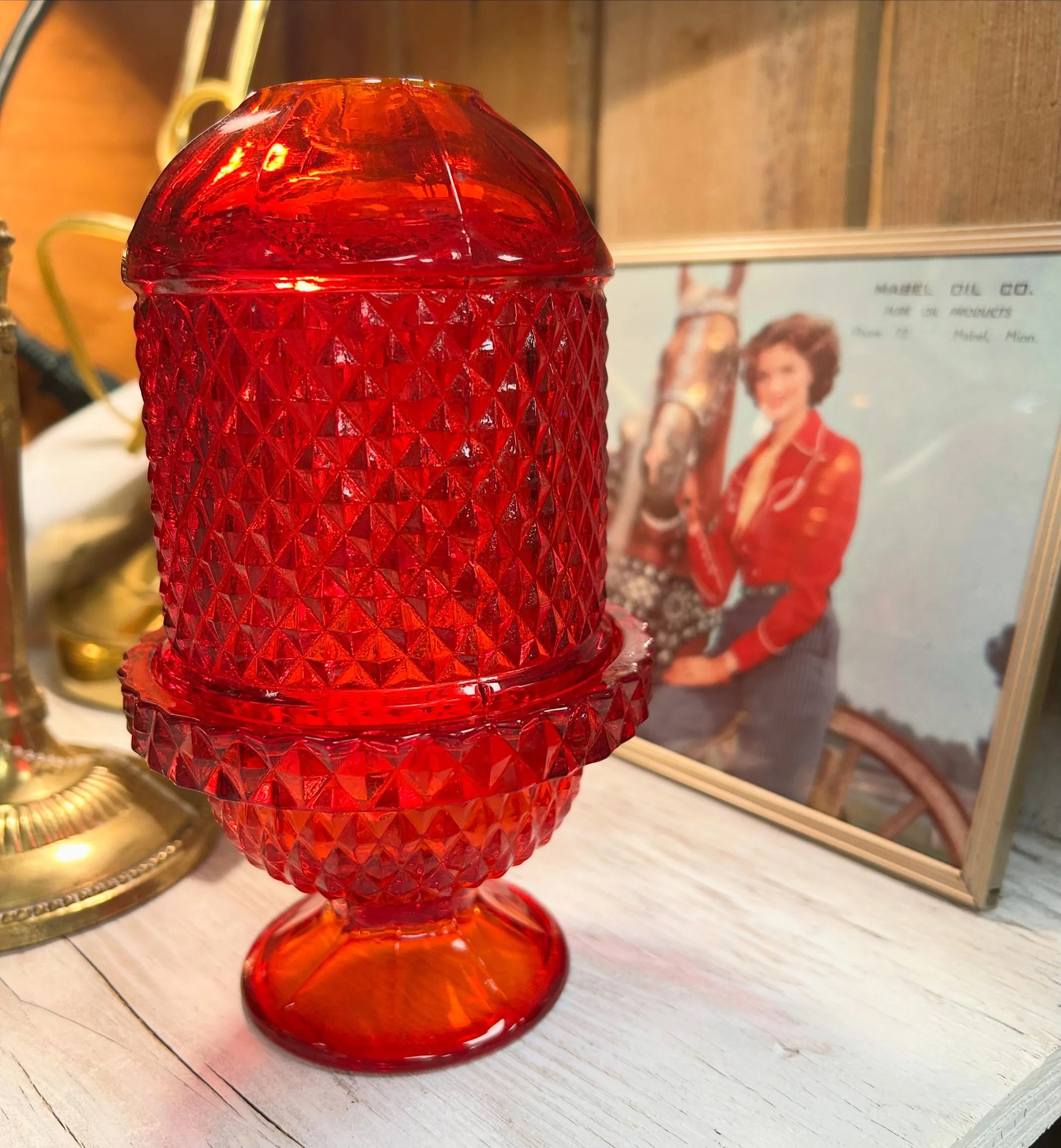 Behold! 🙌 A stunning red Viking glass diamond point fairy lamp! Check out this beauty today from 10-5! 🌈🪩⚡️