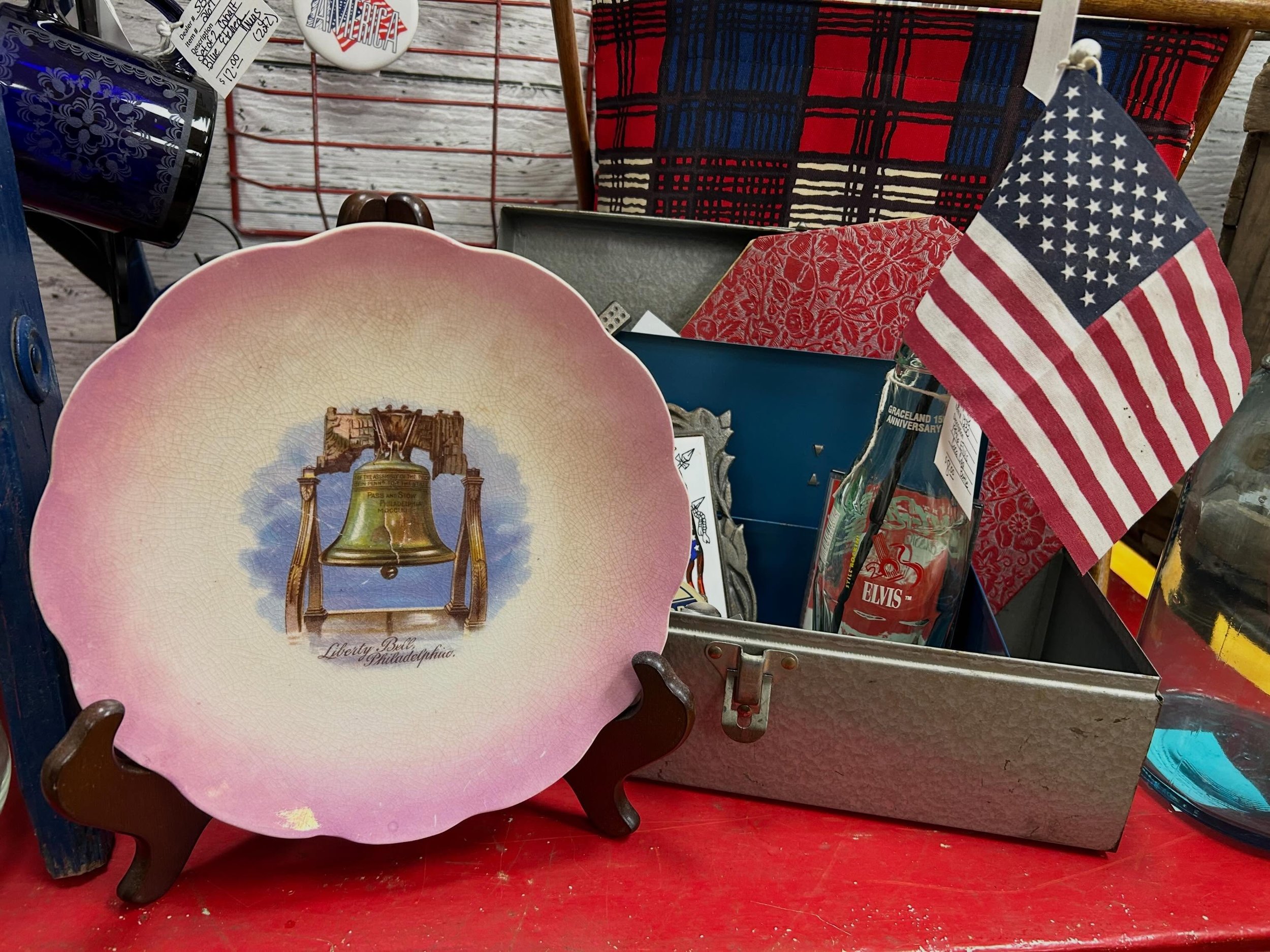 Happy 4th of July! ❤️🤍💙 We are here for you today and all weekend long from 10-5! Don&rsquo;t forget about tomorrow&rsquo;s Outdoor Vintage Market a minute away at our sister mall, New Generations of Harmony! It&rsquo;s a great time to be in Harmon