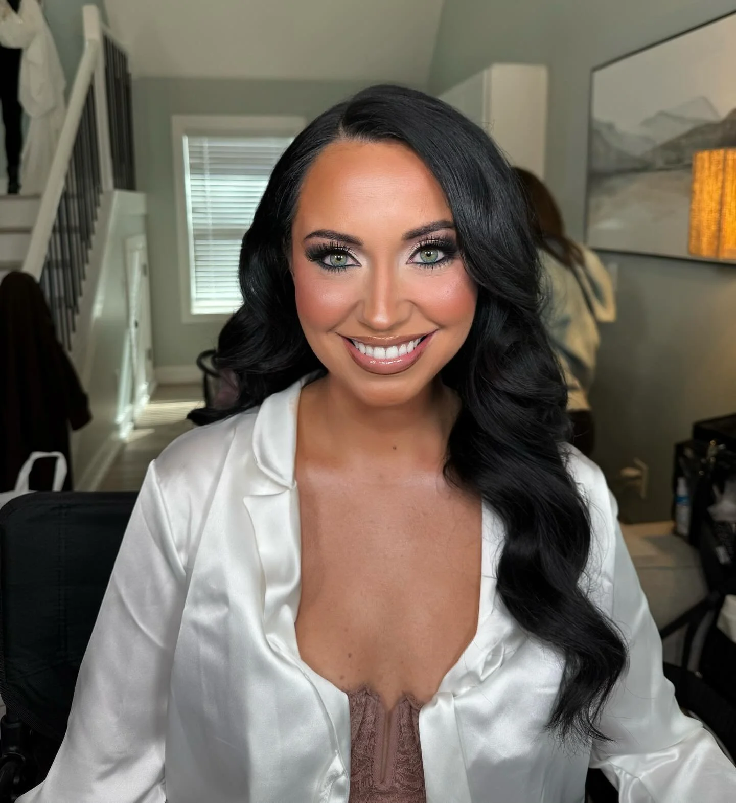 UNREAL&hellip;. No words. My jaw is still on the floor 🤩🤩🤩

Hair - @hairmakeupbyhaley 

#BrideGoals #BridalMakeup #WeddingGlam #SoftGlamBride #MakeupArtist BrideGoals GlamSquad WeddingMakeupArtist BridalGlow TimelessBride BridalBeauty NaturalGlam 