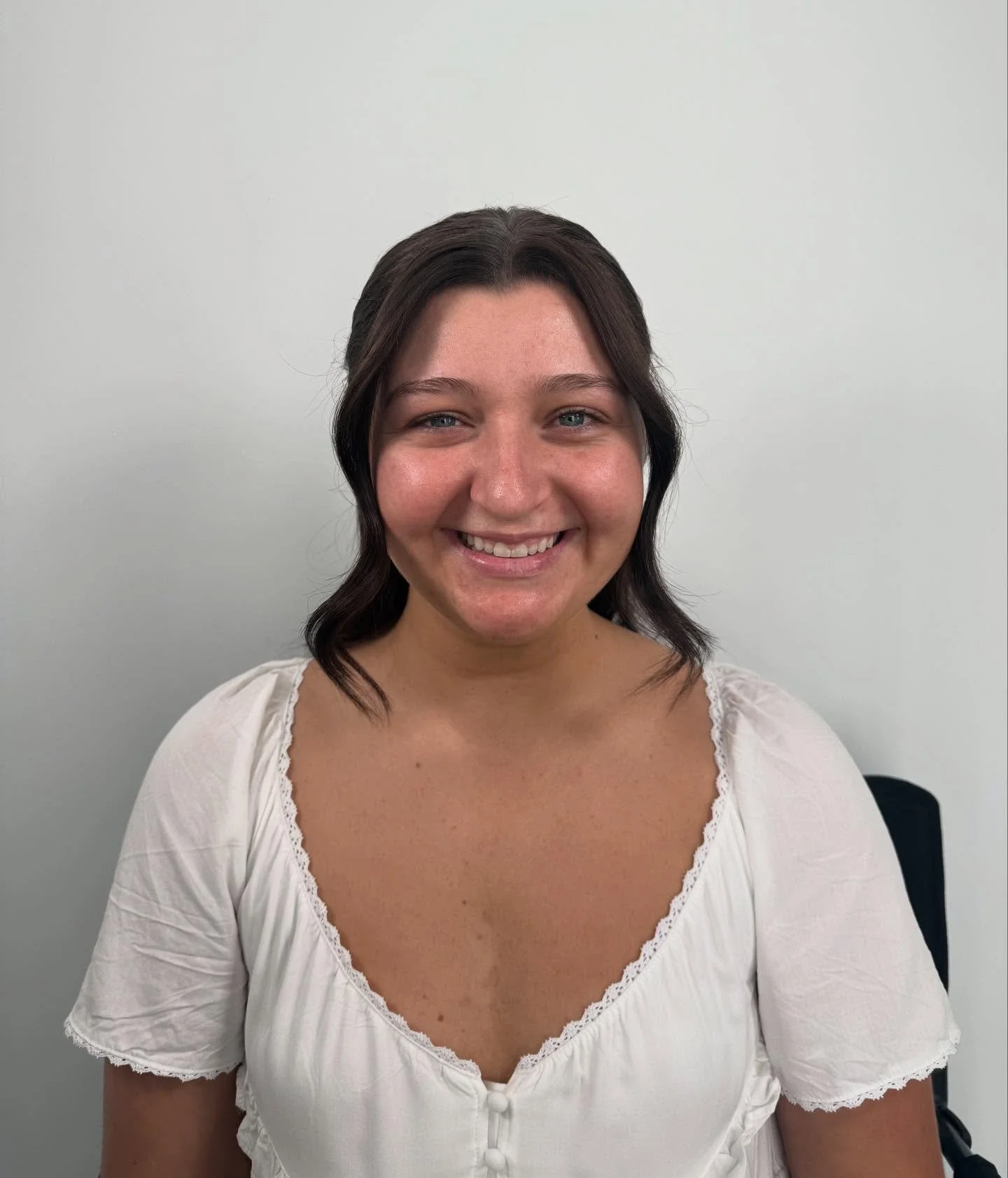 Before >>> After
Naturally beautiful to radiantly glowing ✨
That bridal glam 🫰🏻🫰🏻🫰🏻

Makeup - @makeupbymadisonc_ 
Hair - @hairmakeupbyhaley 

#BrideGoals #BridalMakeup #WeddingGlam #SoftGlamBride #MakeupArtist BrideGoals GlamSquad Wedd