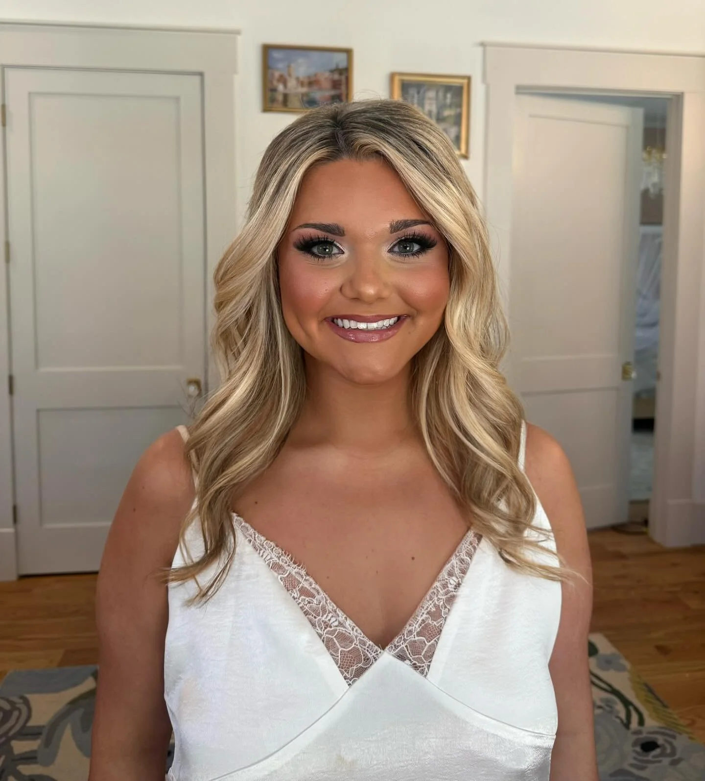 Literally&hellip;. MY JAW WAS ON THE FLOOR!!!!!!! I loved this glam &amp; getting to be apart of her big day! The sweetest bride 🤍

#BrideGoals #BridalMakeup #WeddingGlam #SoftGlamBride #MakeupArtist BrideGoals GlamSquad WeddingMakeupArtist BridalGl