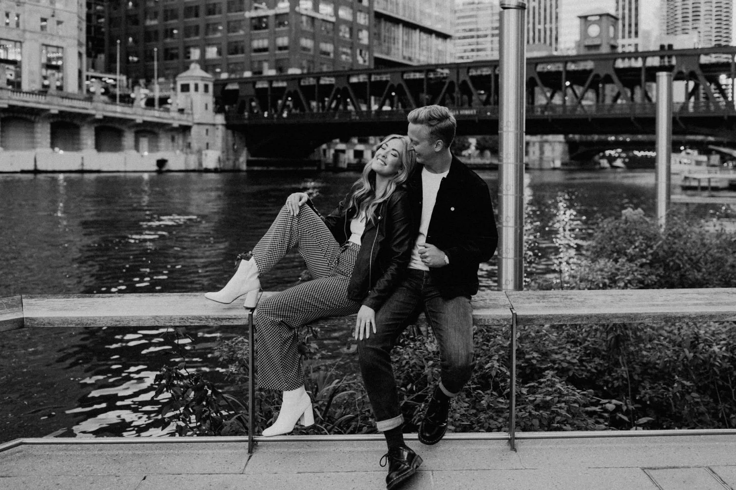 ANNIE & ERIC'S DOWNTOWN CHICAGO ENGAGEMENT
