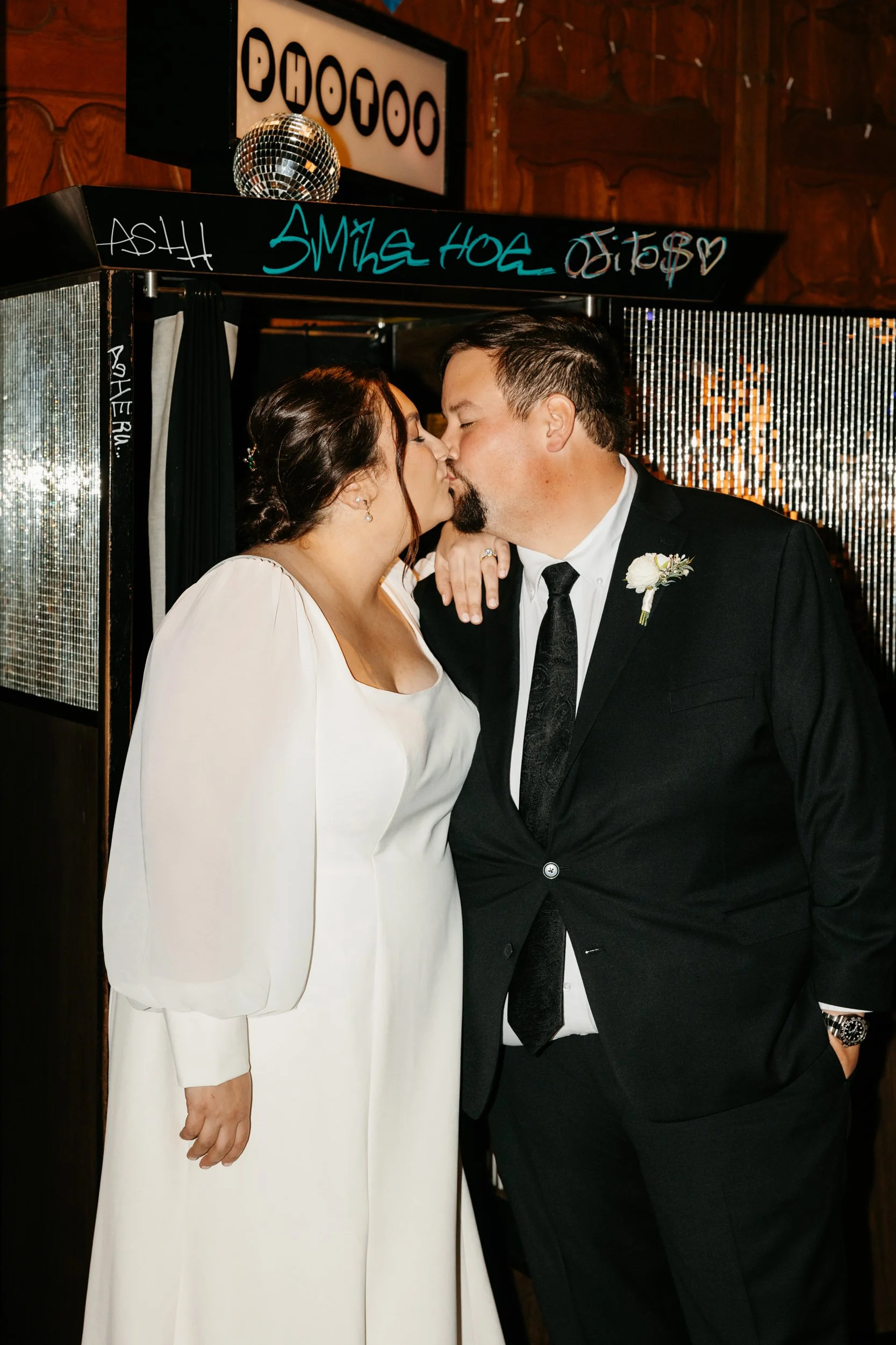 Chicago Dive Bar Wedding-112.JPG