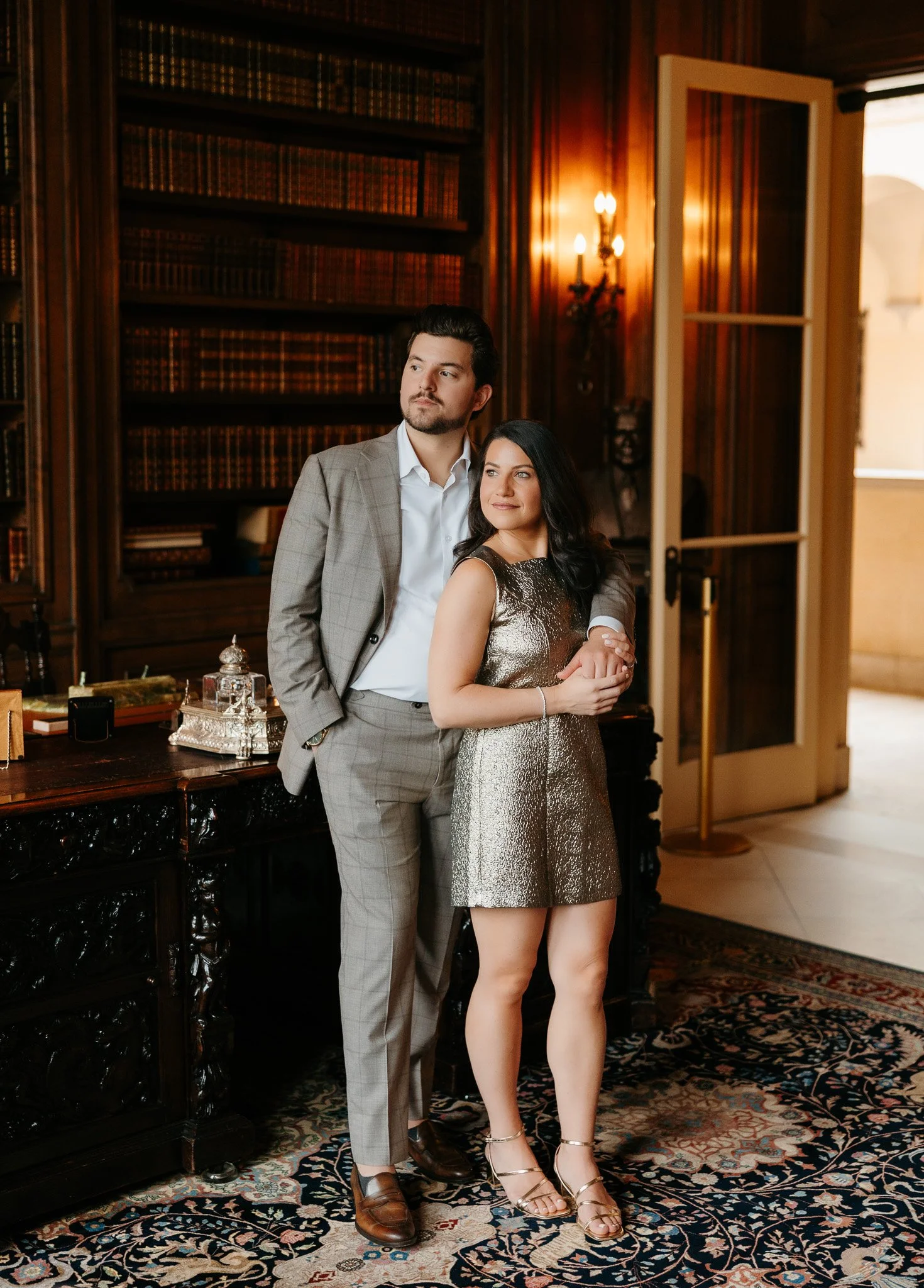 elegant cuneo mansion engagement photos