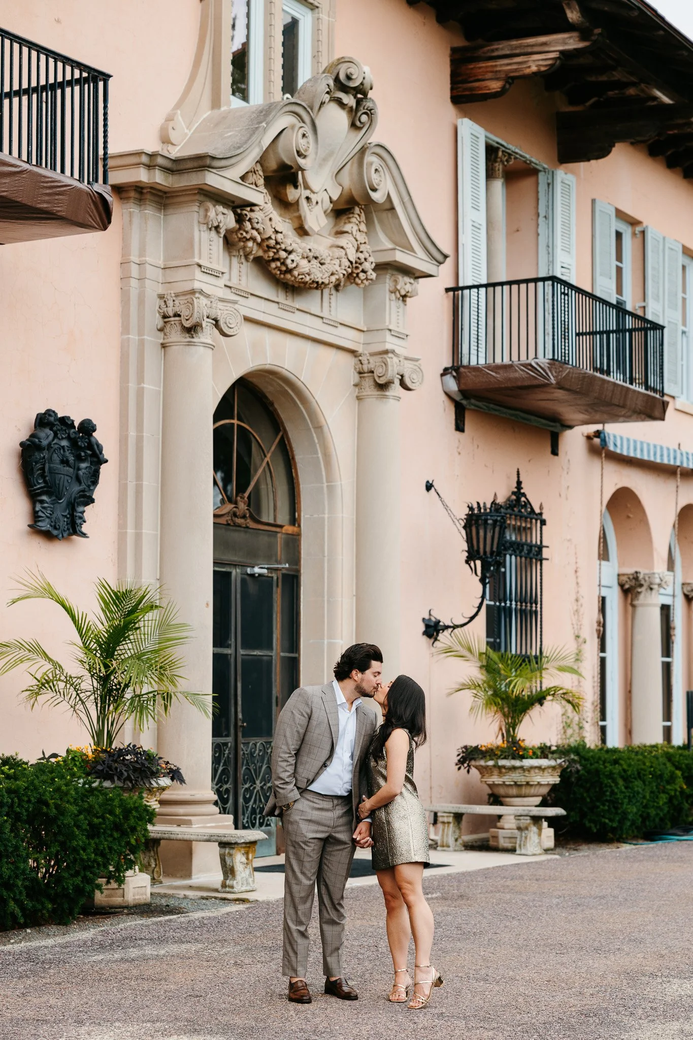 cuneo mansion engagement photos