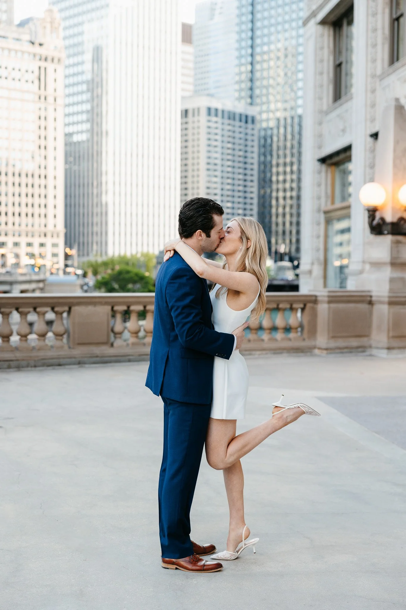 wrigley building chicago engagement photos
