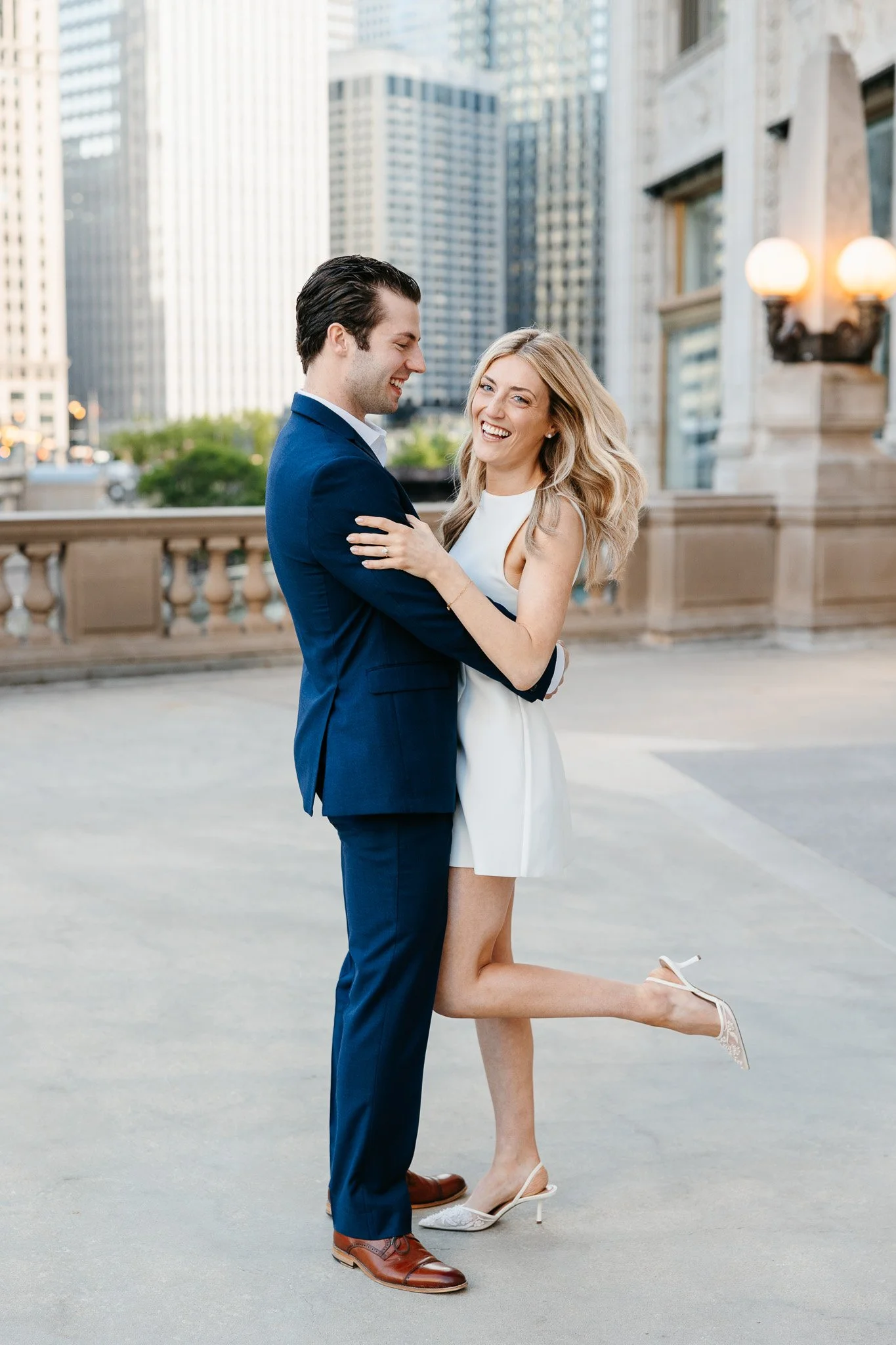 wrigley building chicago engagement photos