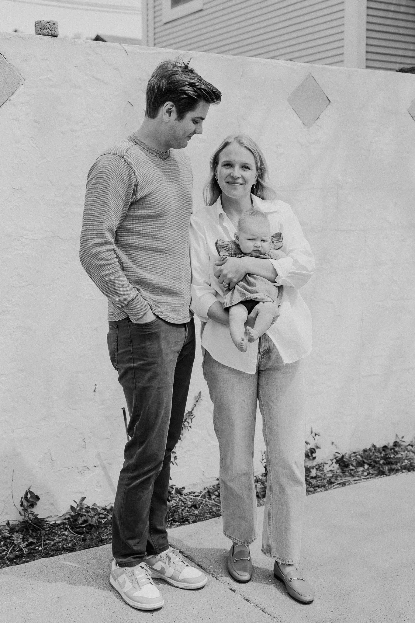 candid film style chicago family photos in neighborhood
