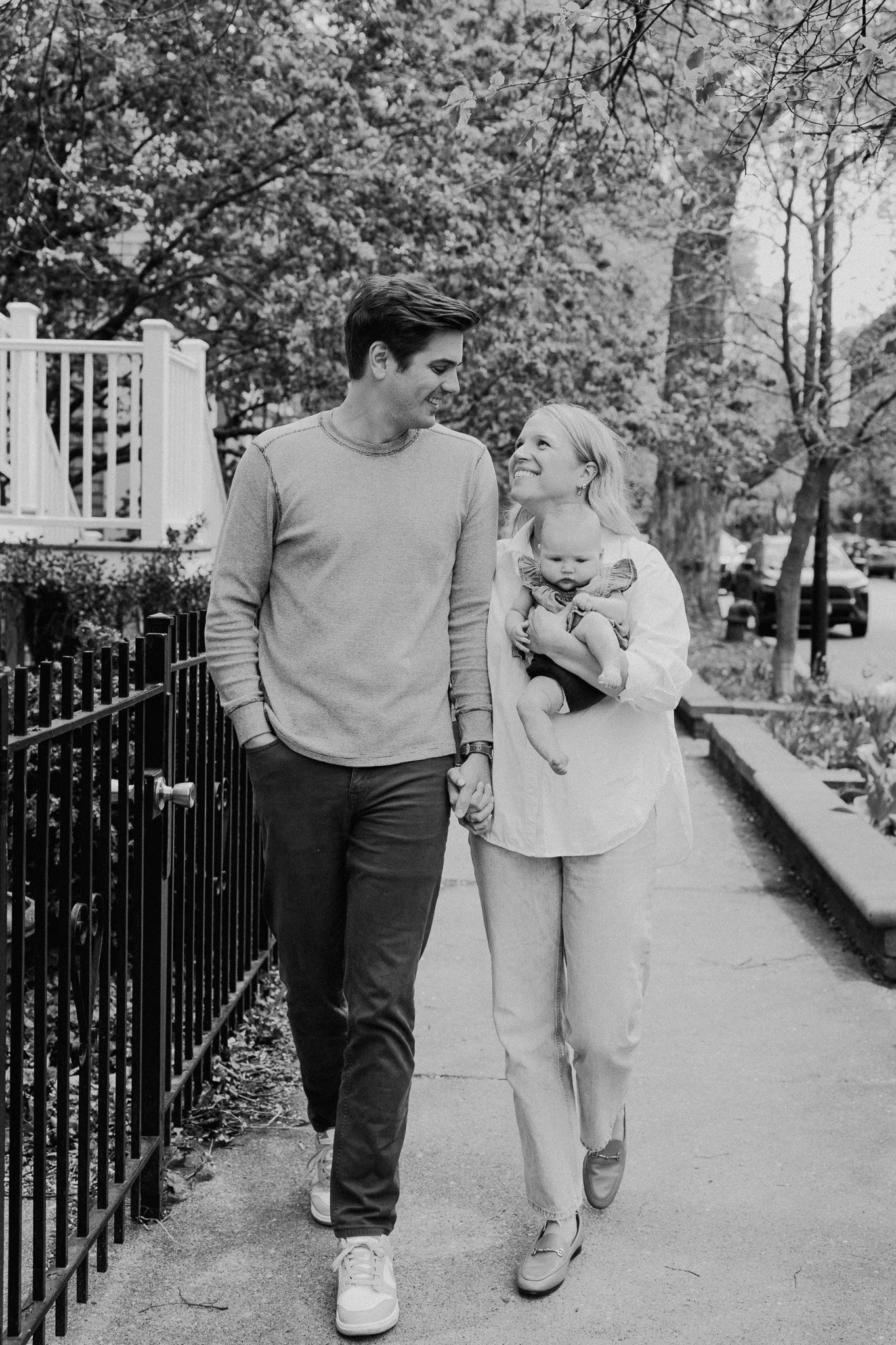 candid film style chicago family photos in neighborhood