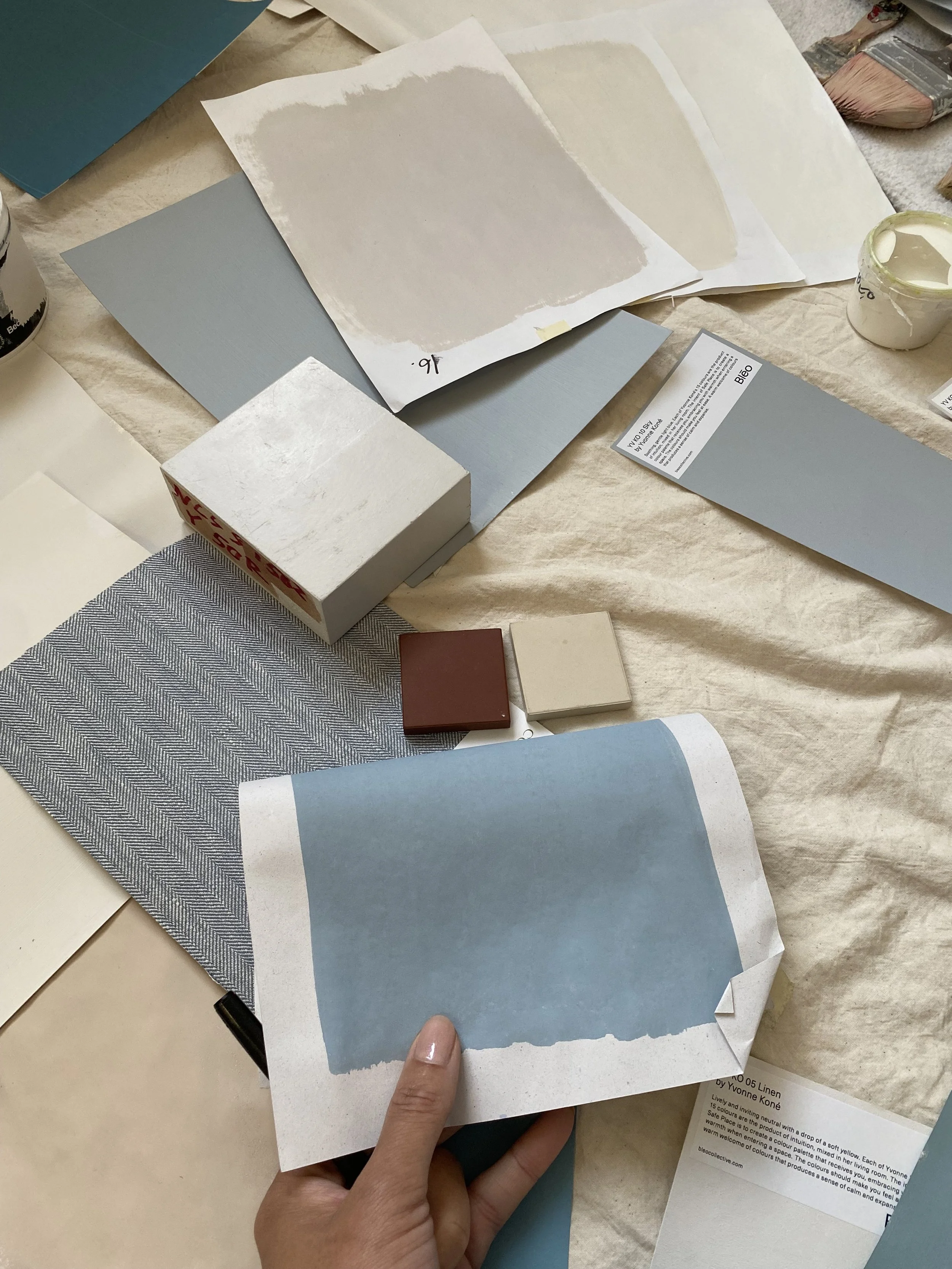 Curation of bespoke materials and color palettes for interior design projects by Yvonne Koné.