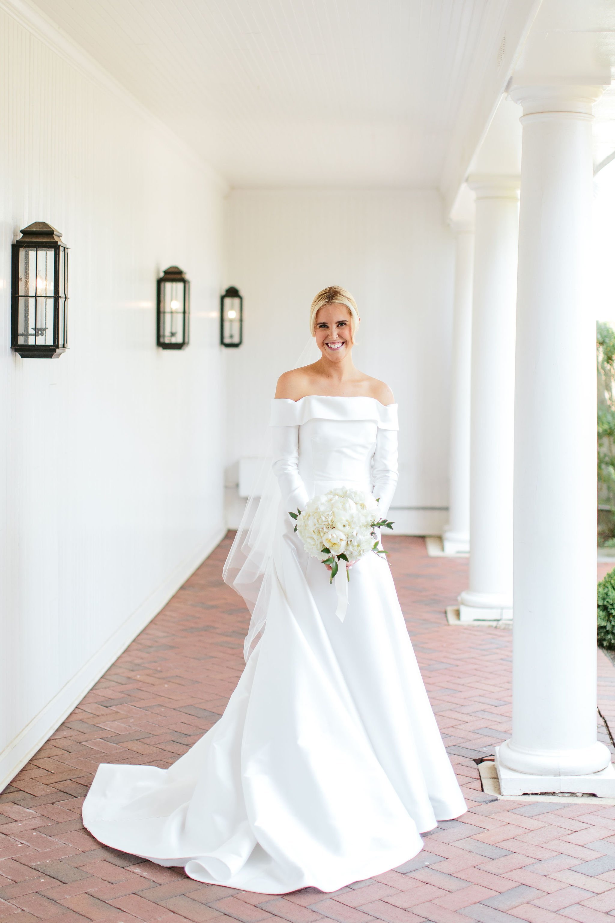 bridal portrait at chicago church