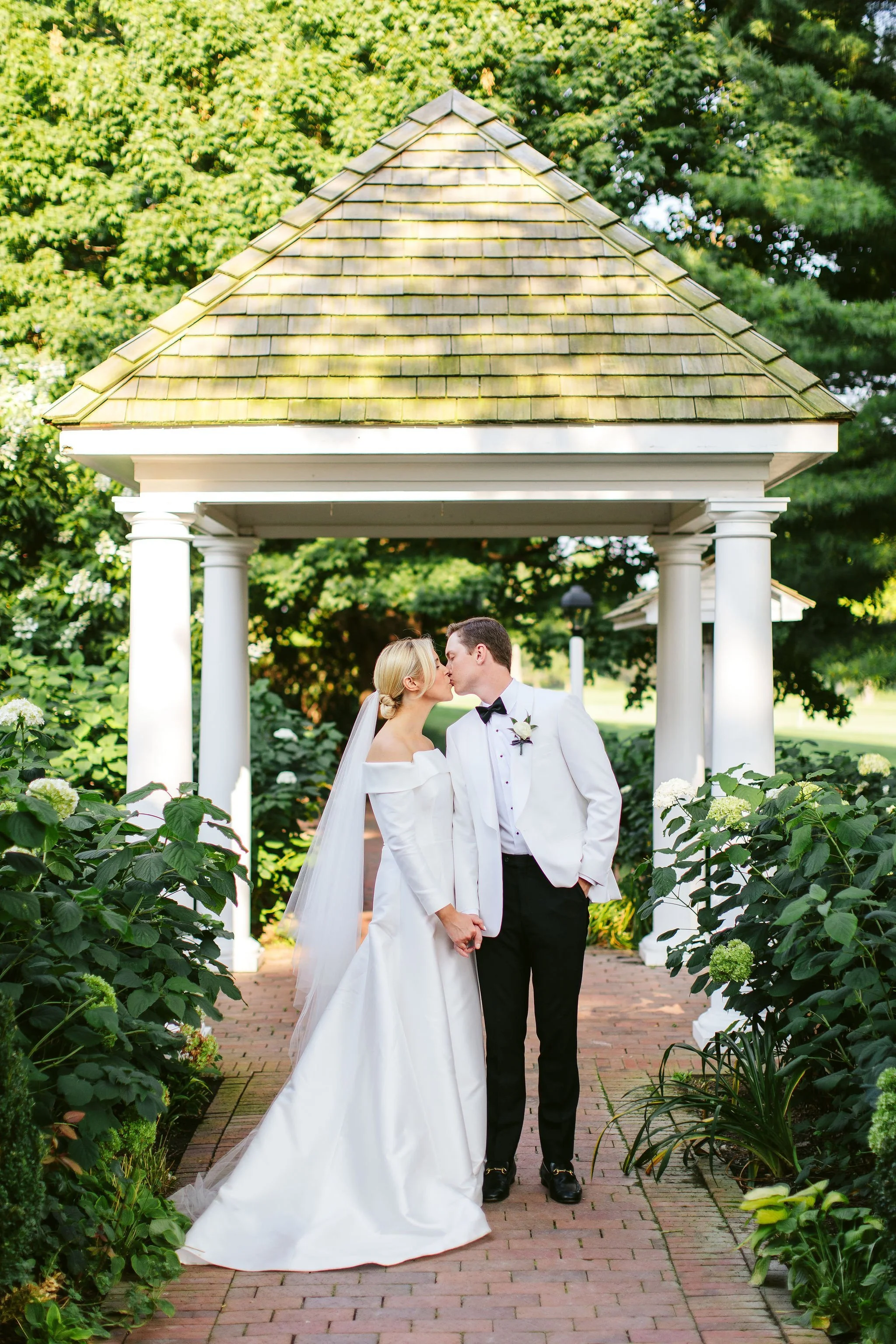 bride and groom photos at westmoreland country club