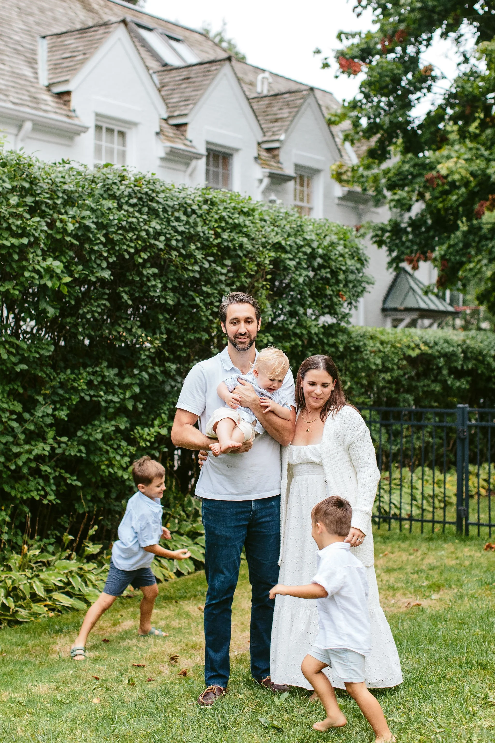 backyard family session in chicago