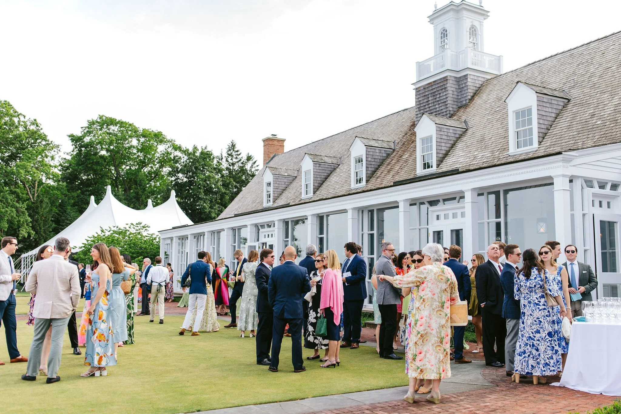 Cocktail hour at a Shoreacres Chicago wedding