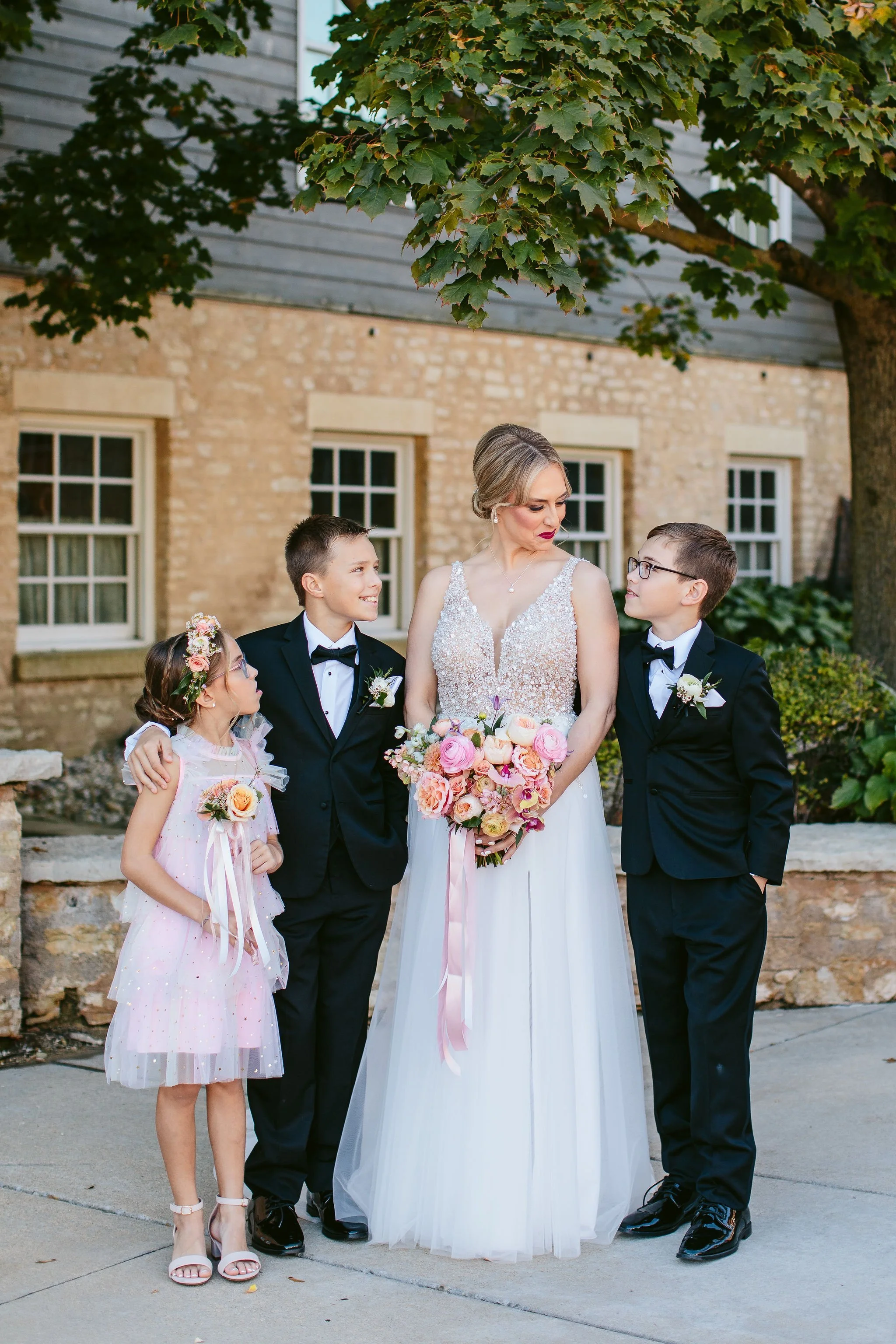 NicodemCreative-HerringtonInnGenevaWedding-018.JPG