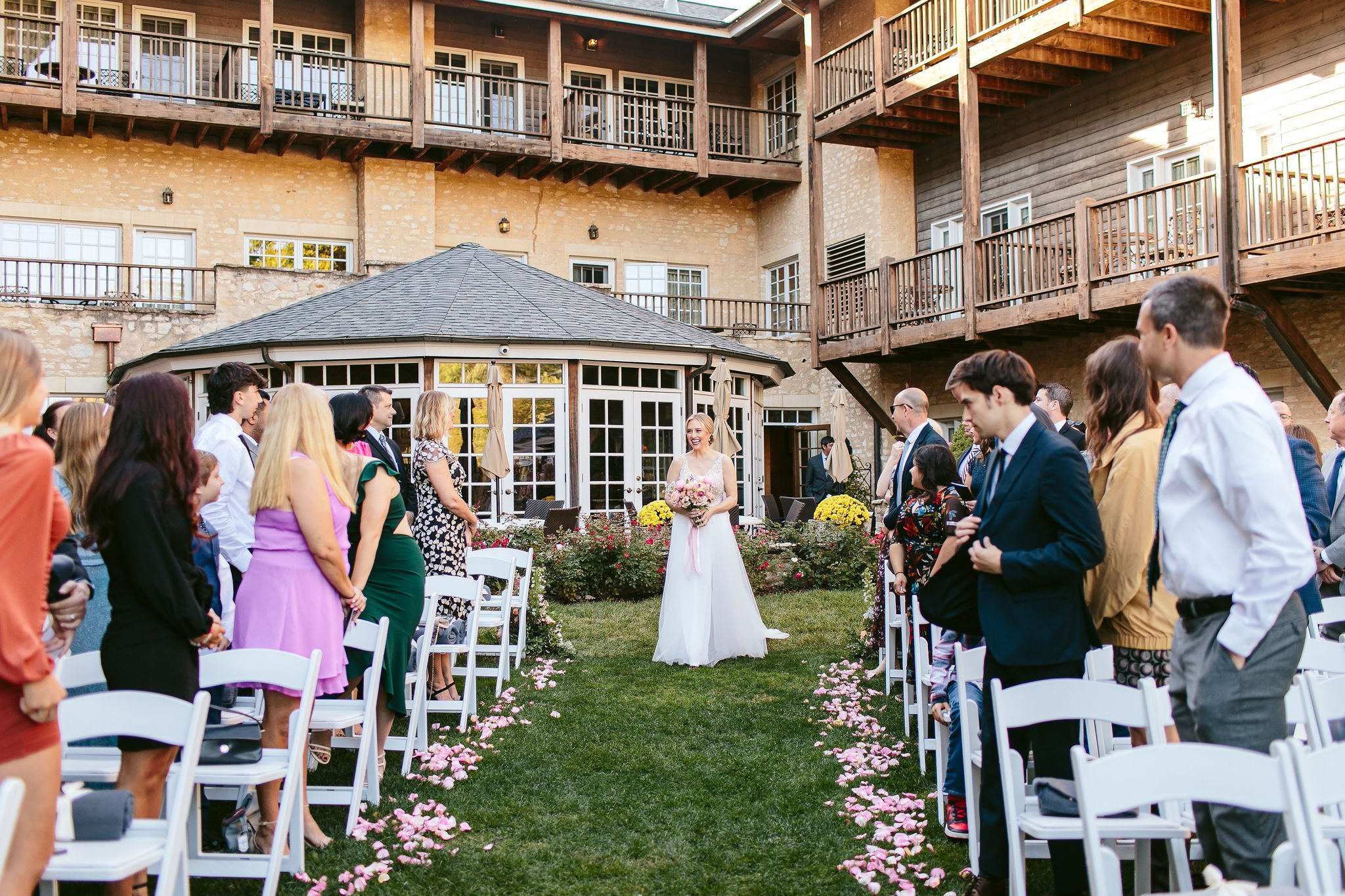 NicodemCreative-HerringtonInnGenevaWedding-024.JPG