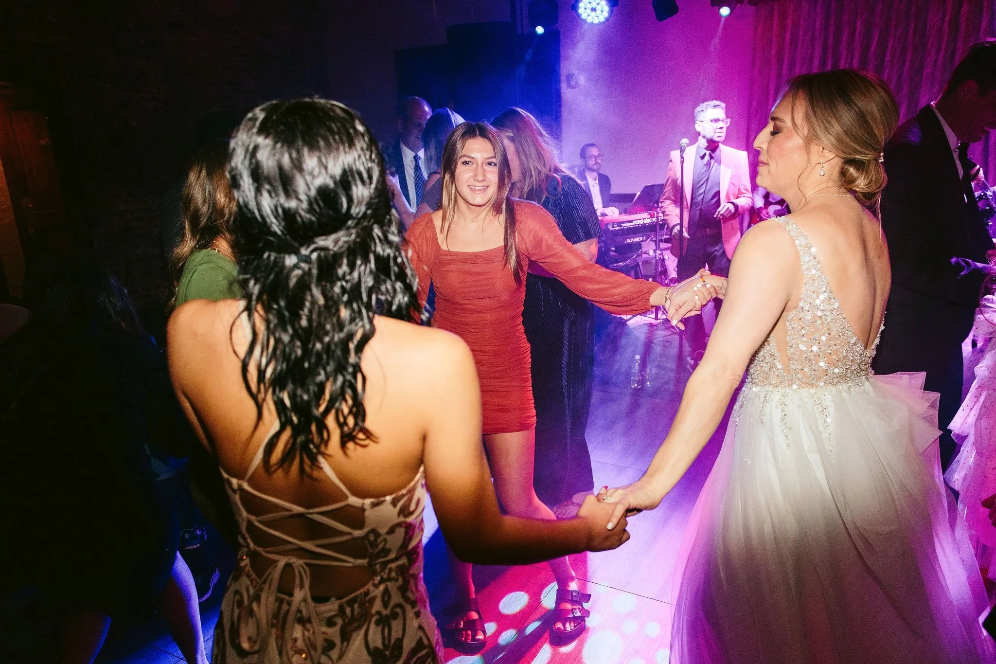 NicodemCreative-HerringtonInnGenevaWedding-050.JPG