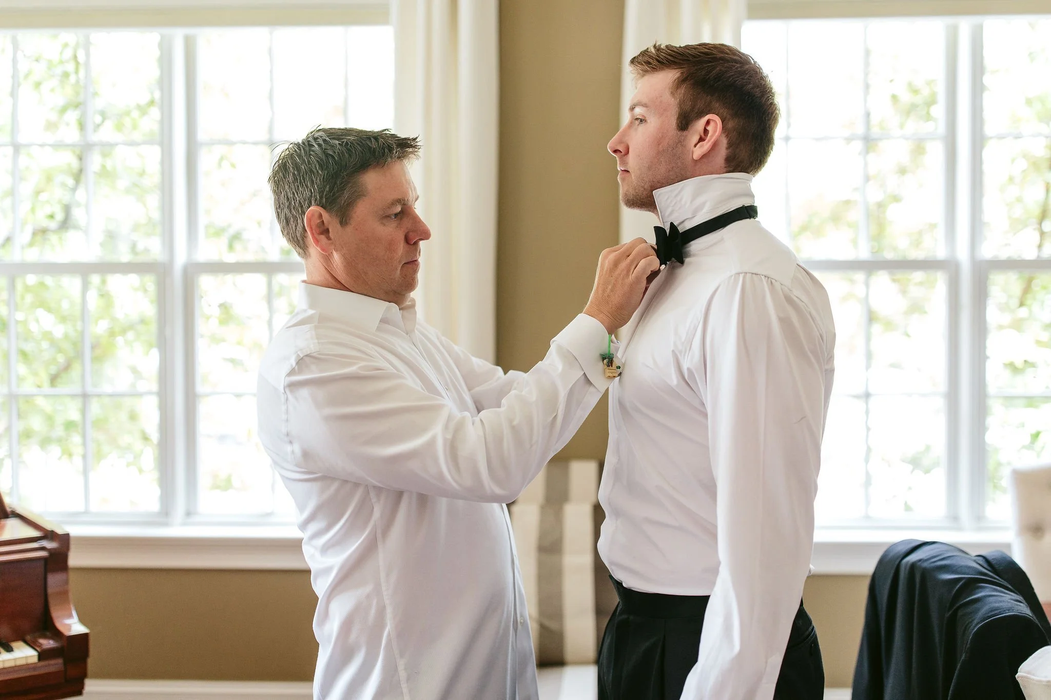chicago groom on wedding day
