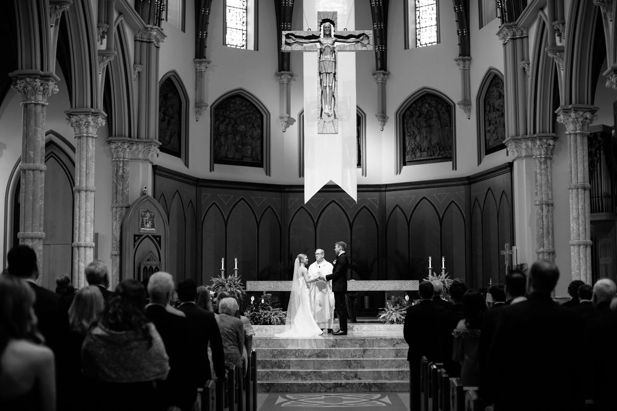 holy name cathedral chicago wedding photographer