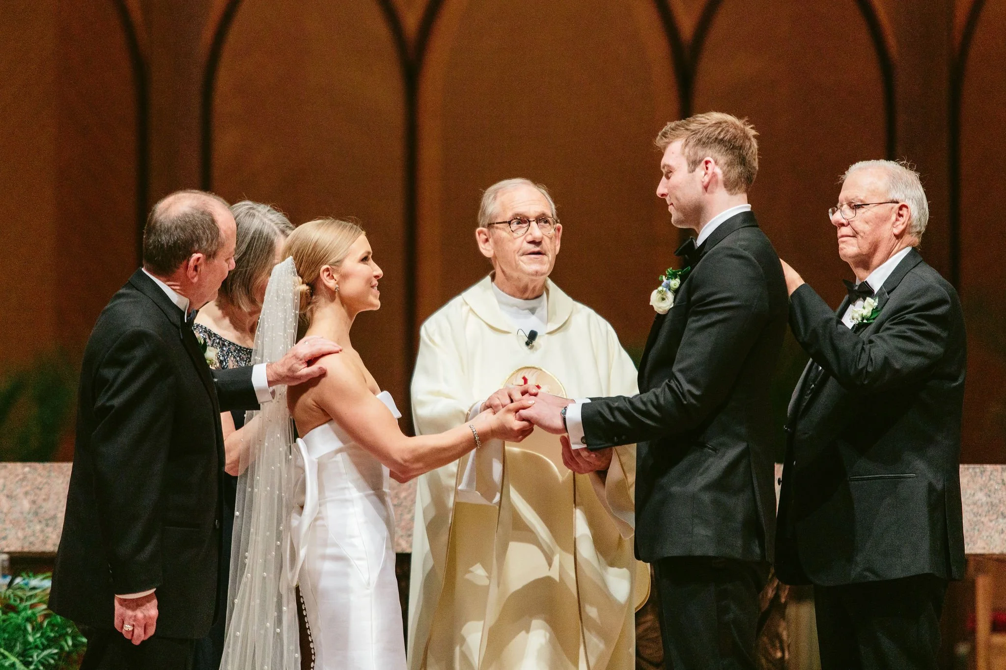 holy name cathedral chicago wedding photos