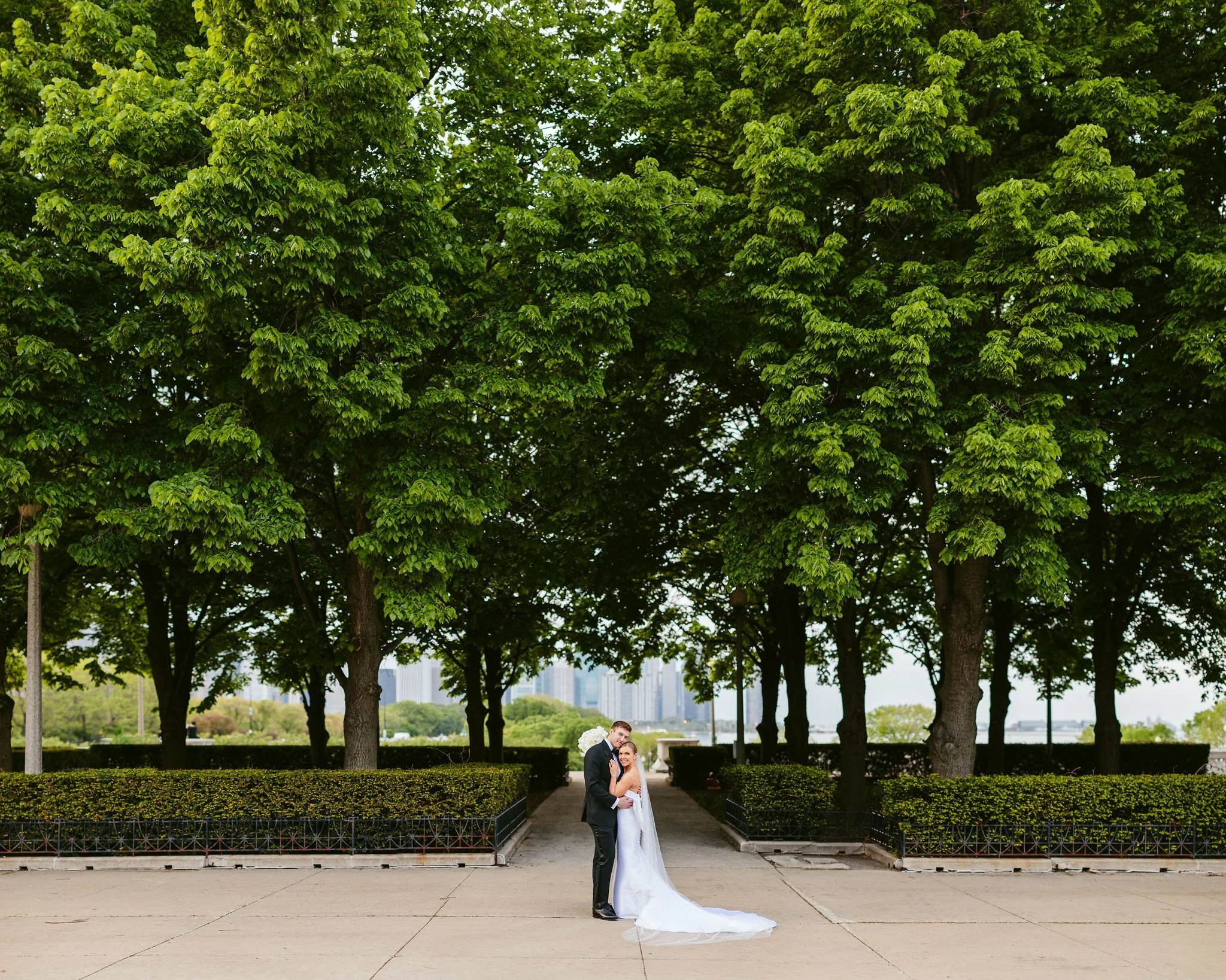 summer wedding photos in chicago