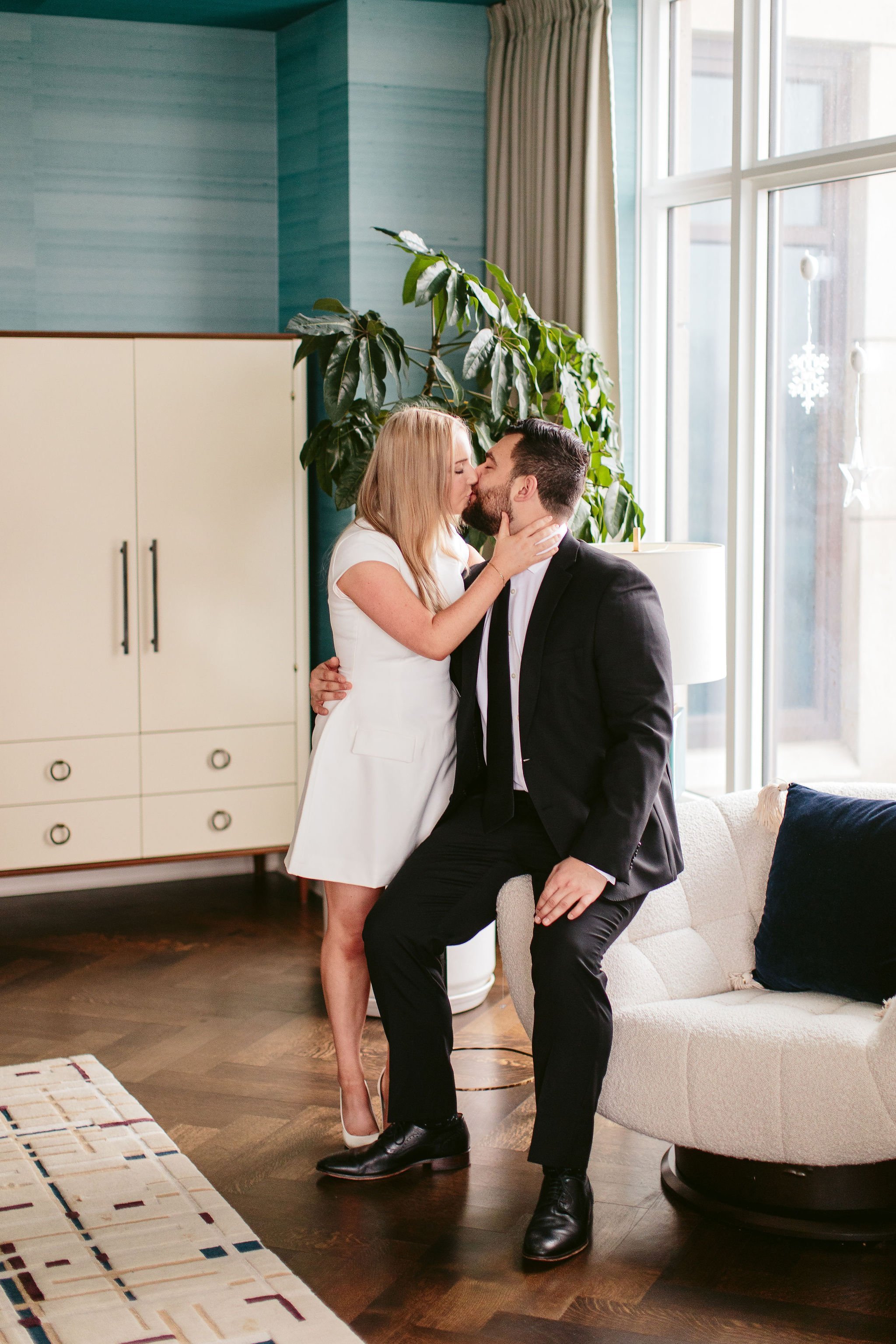 NicodemCreative-ChicagoPenthouseEngagementSession-001.JPG