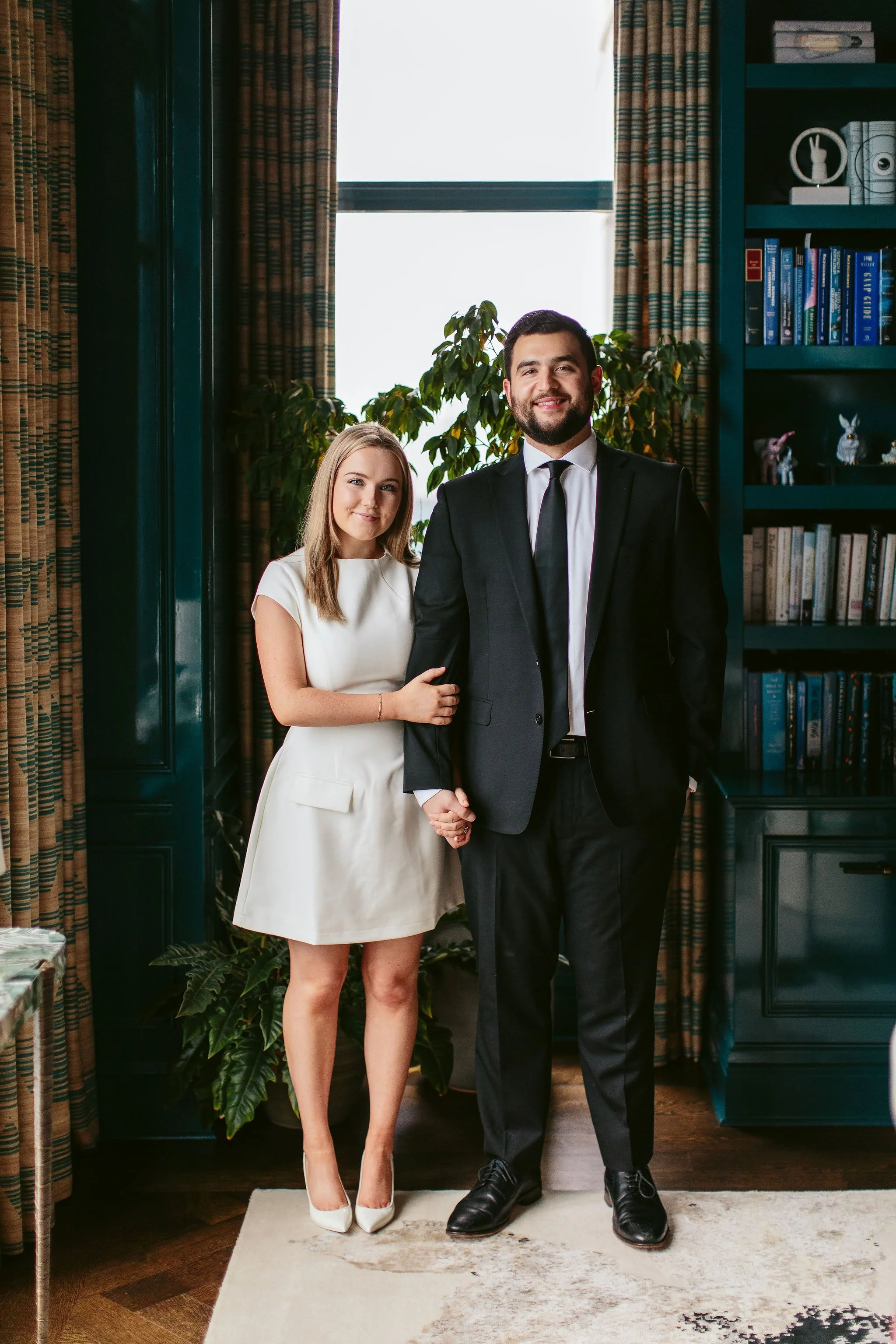NicodemCreative-ChicagoPenthouseEngagementSession-006.JPG