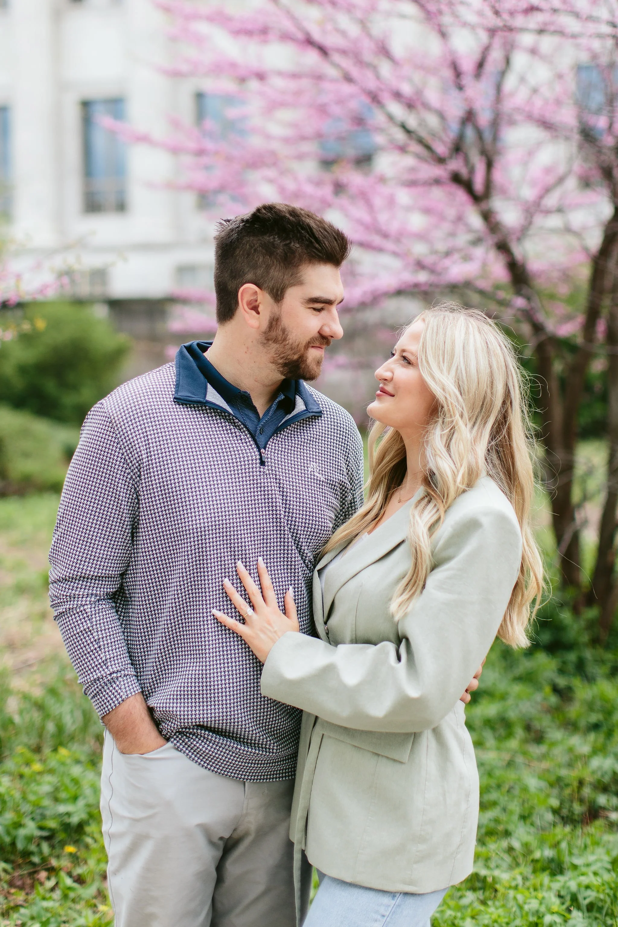 spring engagement session at shedd aquarium