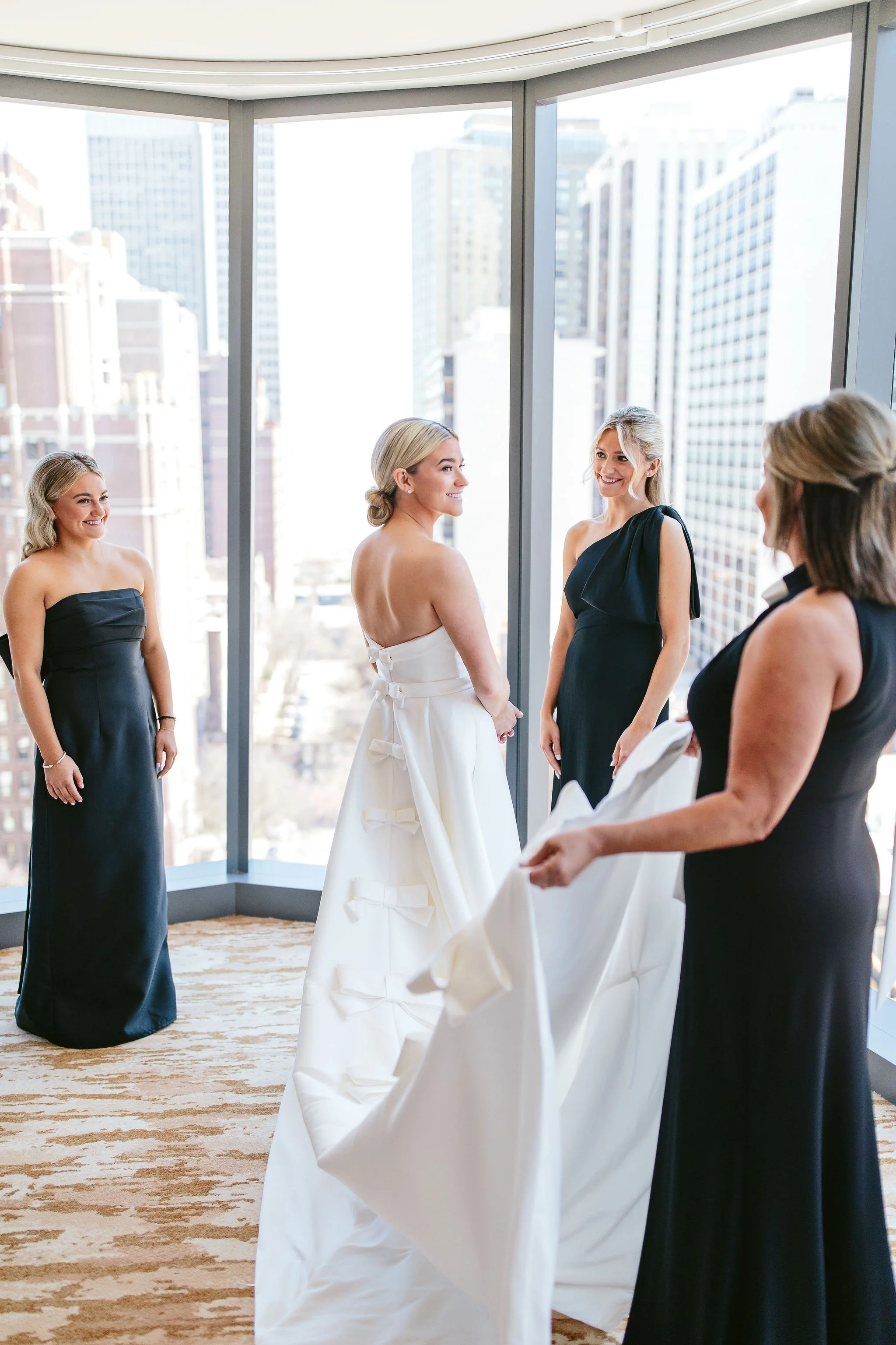 bride getting ready chicago wedding