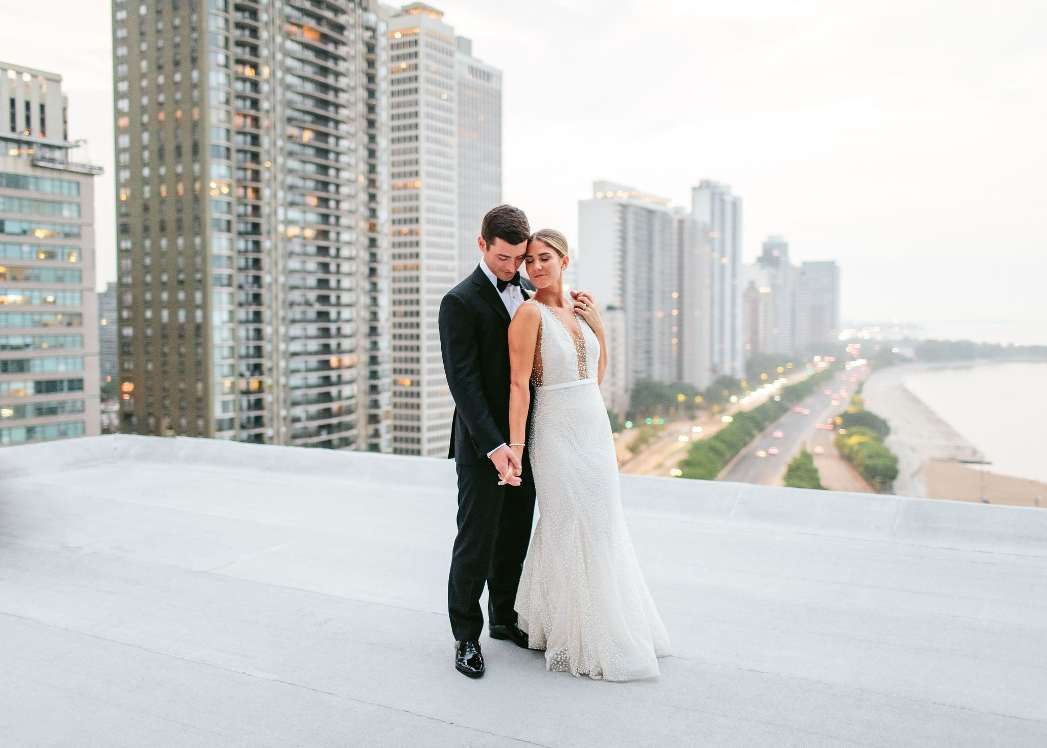 rooftop photos at chicago wedding