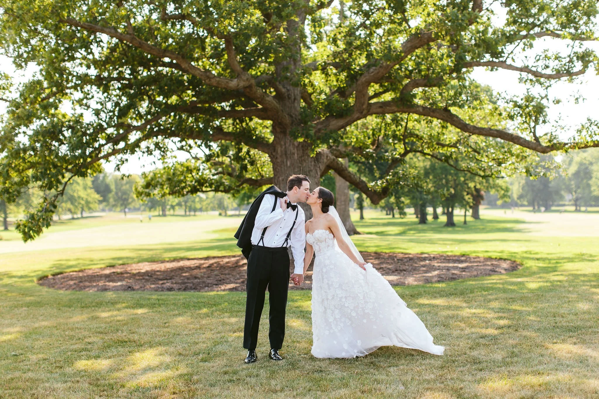 summer wedding photos at Indian Hill Club