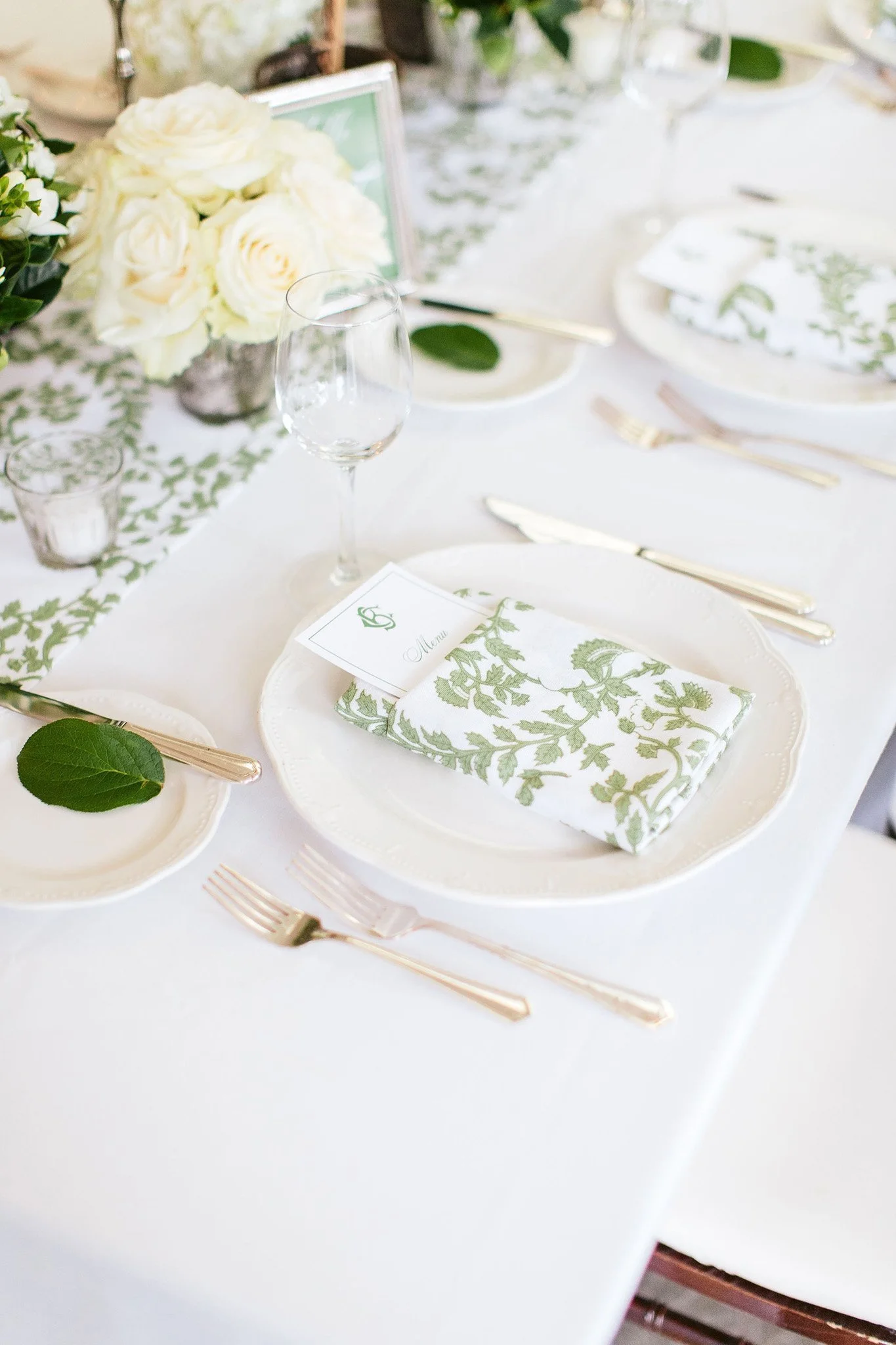 place setting at saddle &amp; cycle club wedding