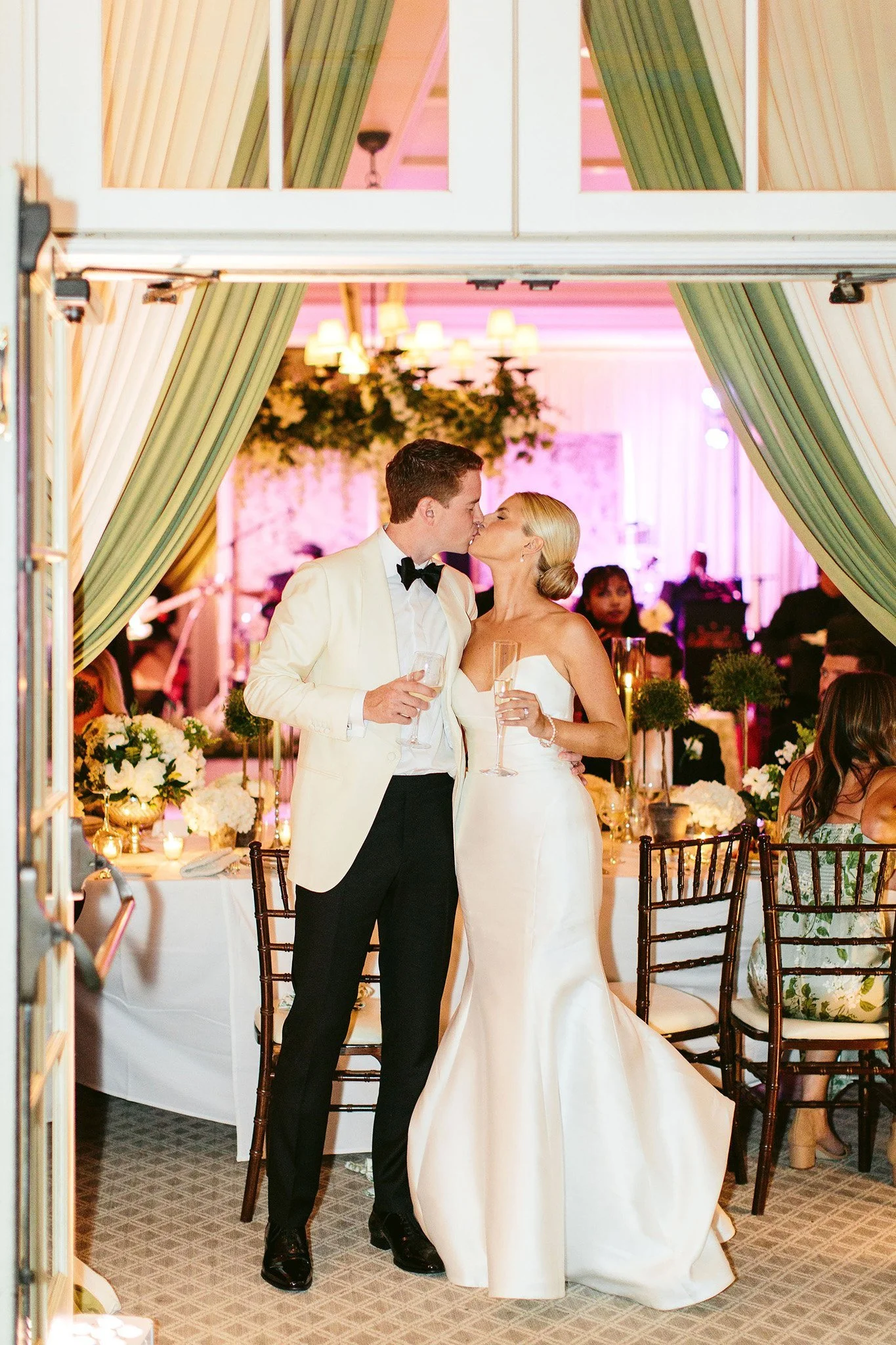 chicago wedding photography at saddle &amp; cycle club