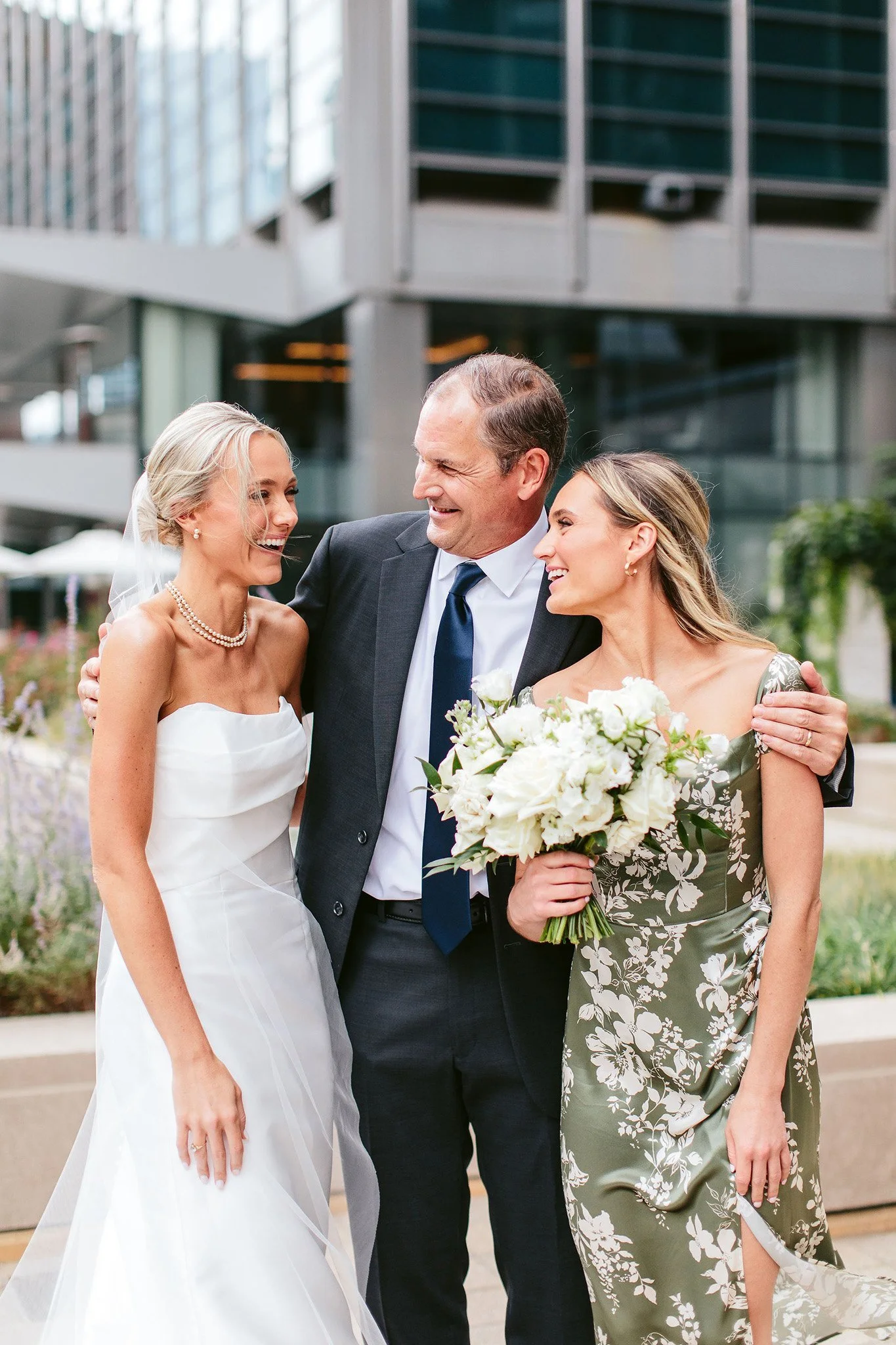family portrait with chicago backdrop