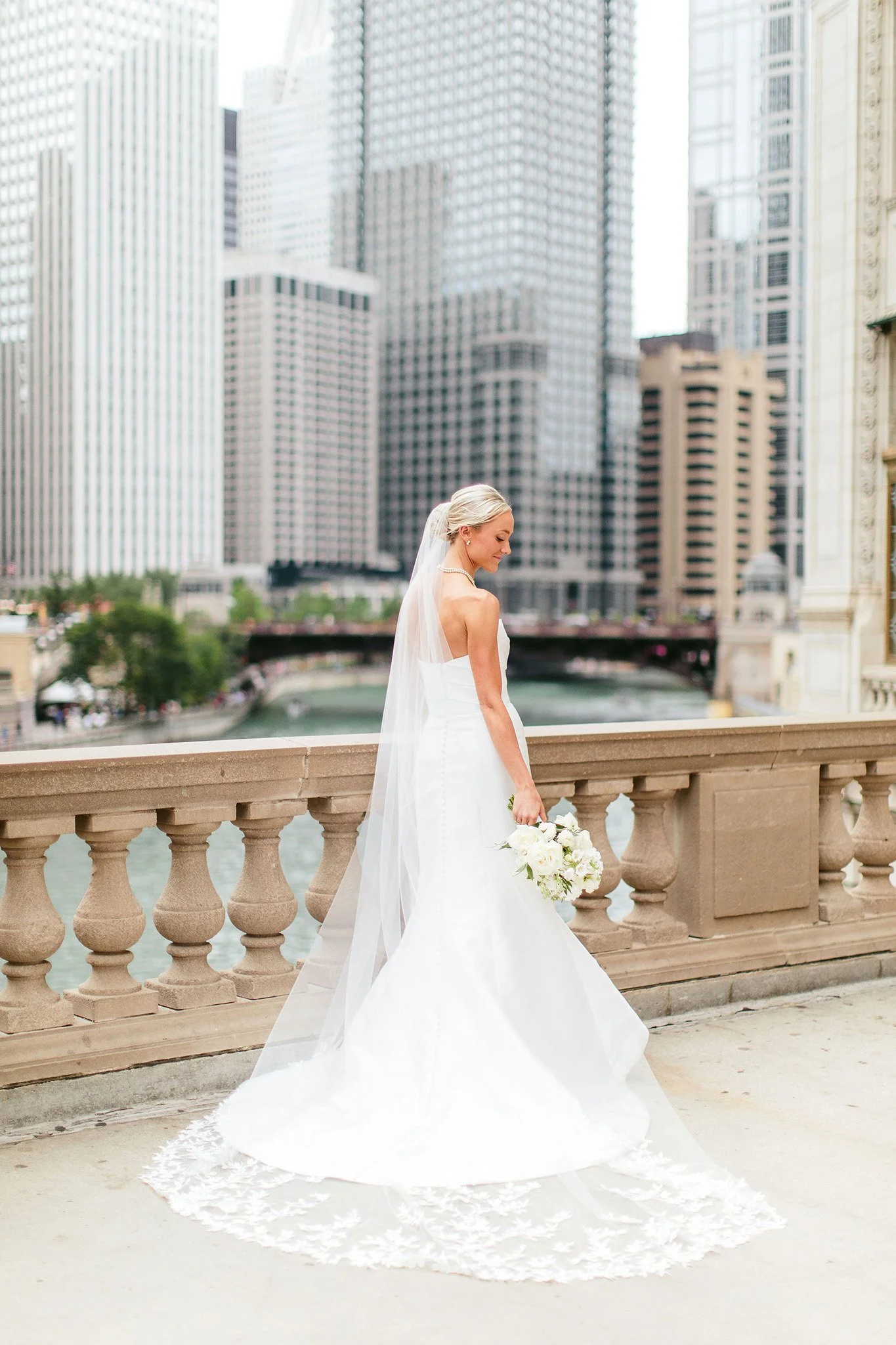 bridal portrait at Wrigley Building