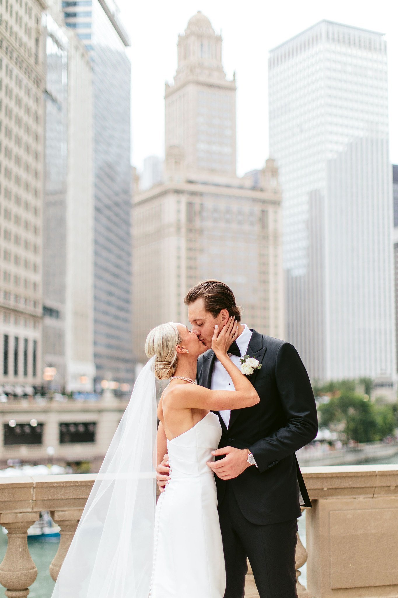wedding photos at Wrigley Building
