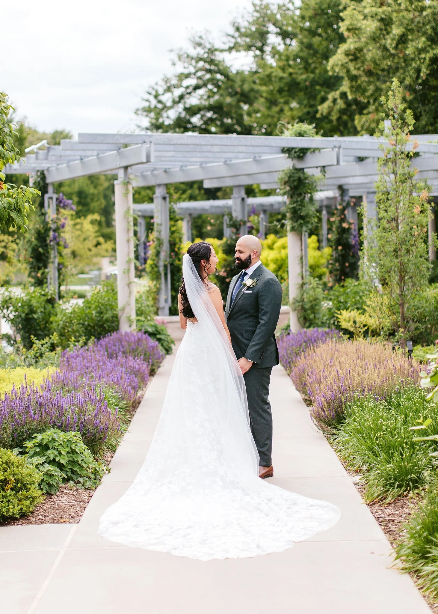NicodemCreative-TheMortonArboretumWedding-025.jpg