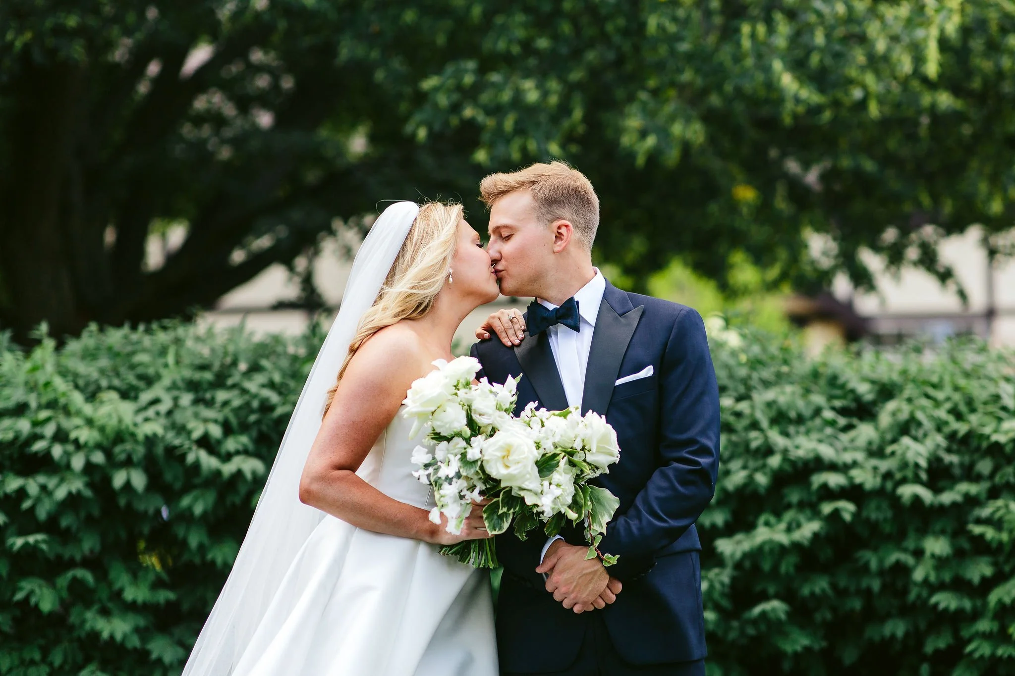 Catherine + Lucas, Relaxed Wedding at Sunset Ridge Country Club