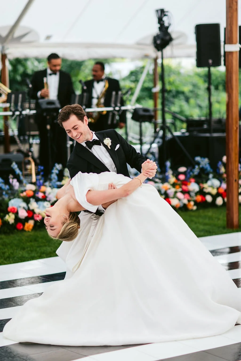 first dance at horseshoe bay golf club wedding