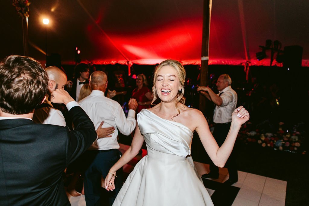 bride at horseshoe bay golf club wedding