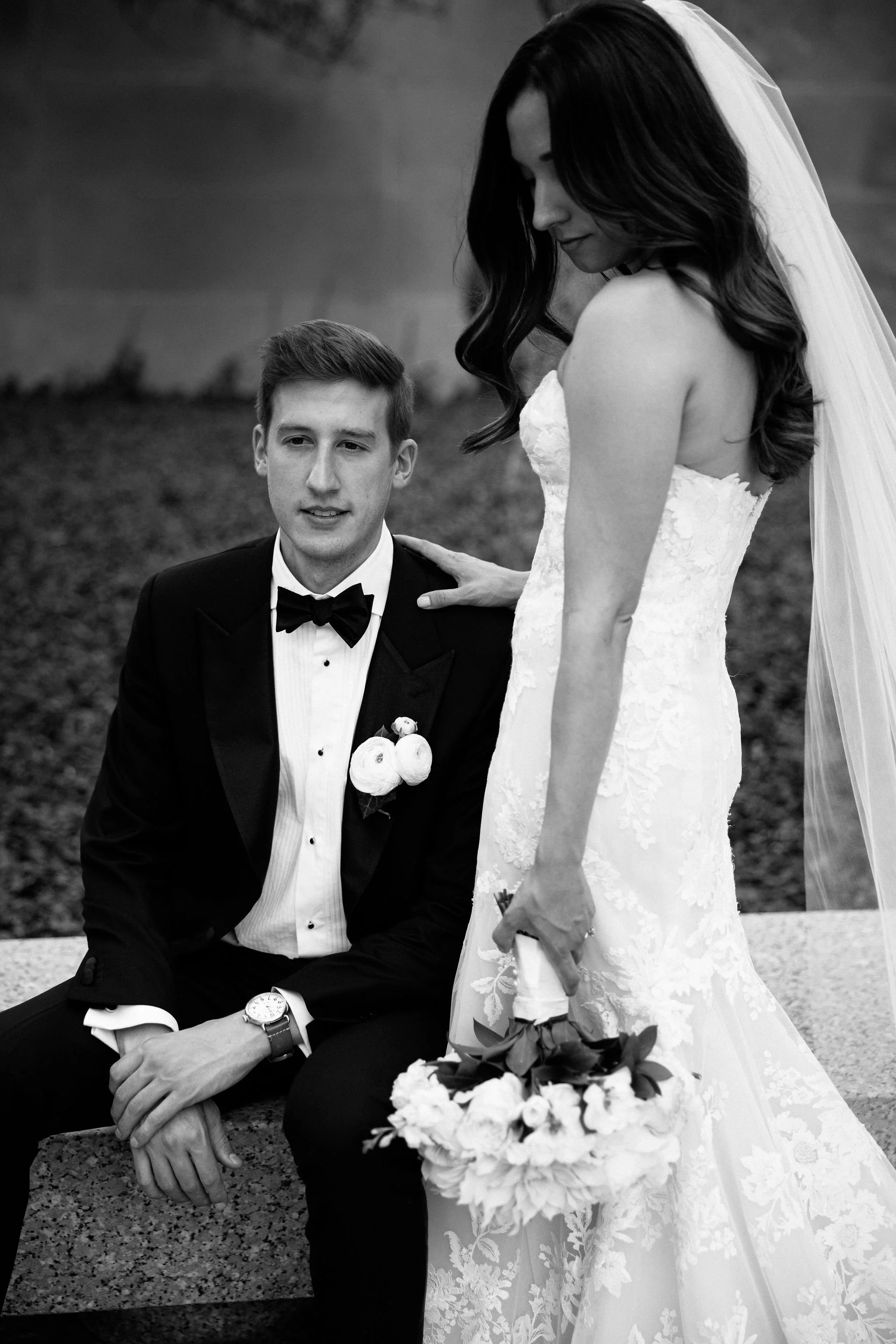 wedding portrait at art institute gardens