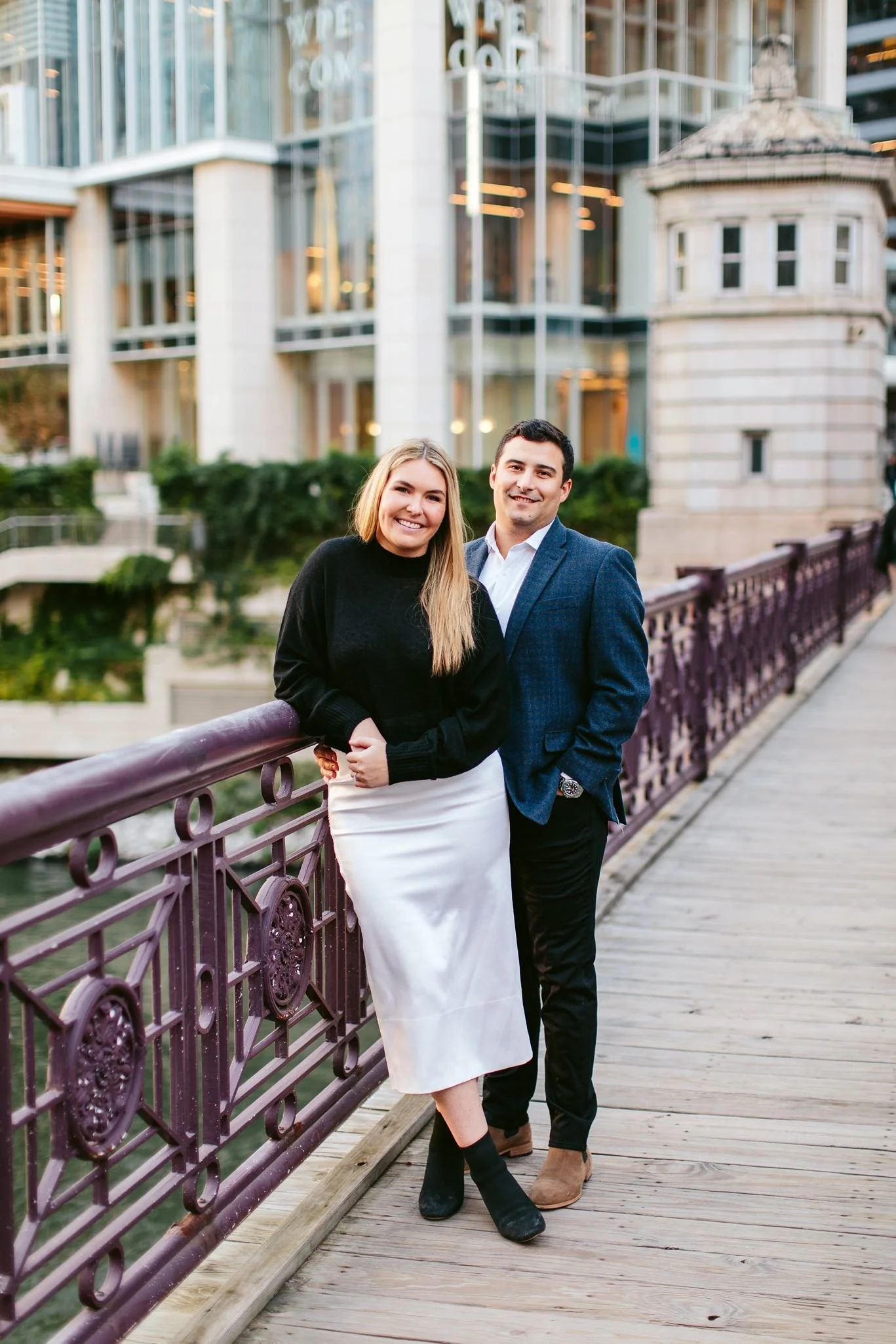 chicago engagement photos on bridge