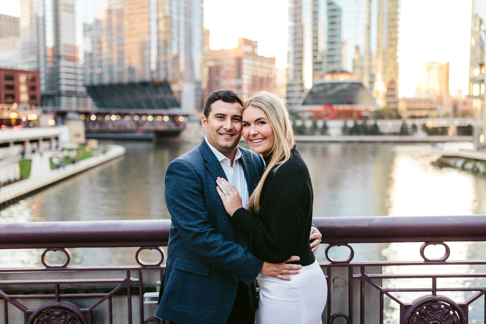 engagement photos with chicago skyline